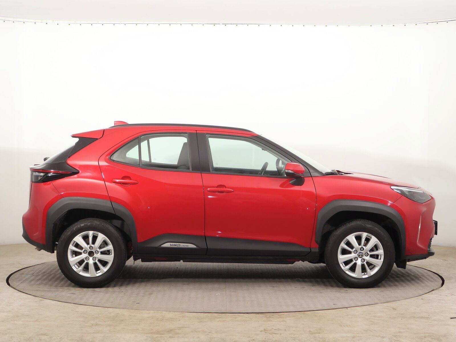 Toyota Yaris Cross, 1.5 VVT-i, Serv.kniha - fotka 6