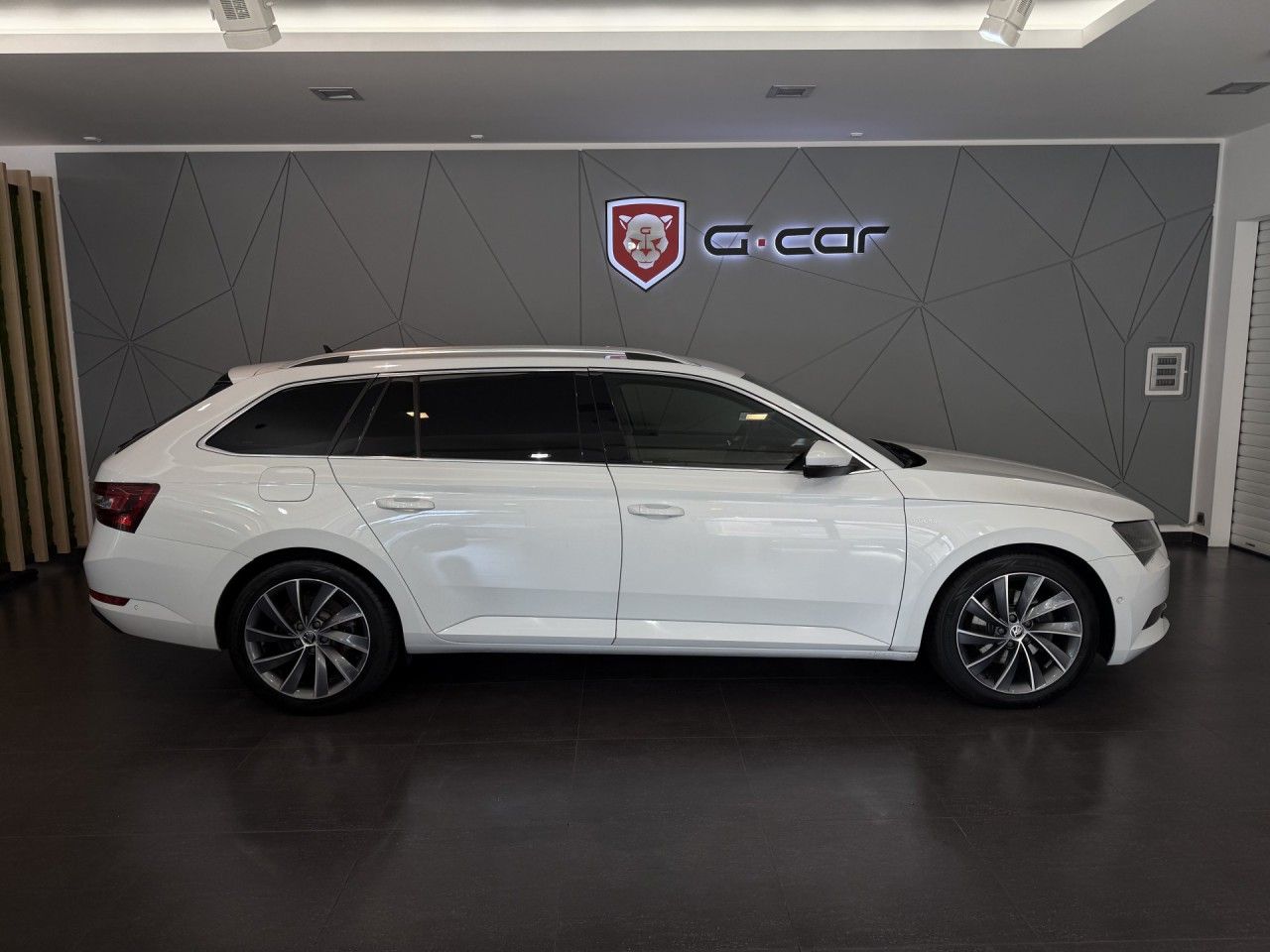 Škoda Superb, kombi 2.0TDI 140kW 4x4 L&K - fotka 4