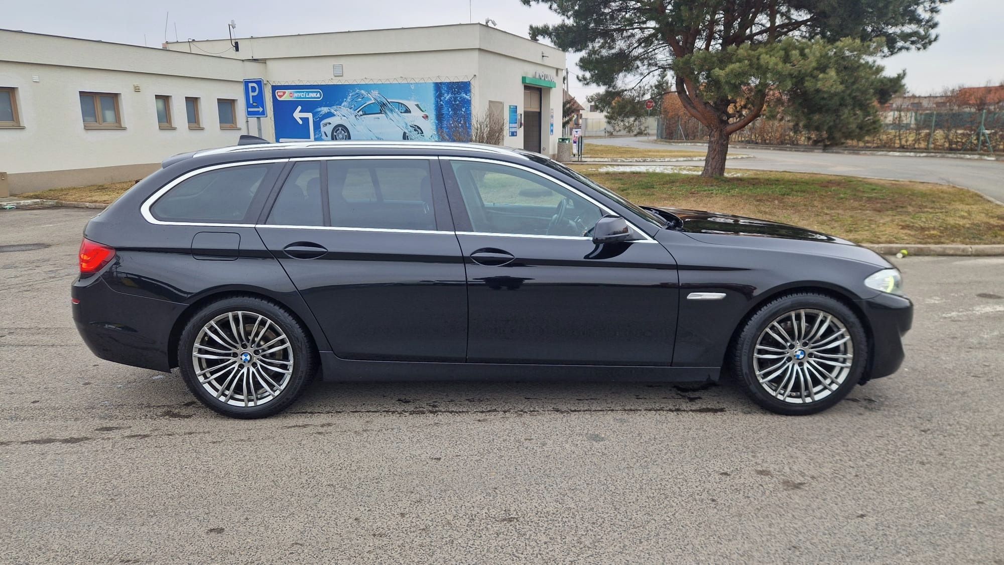 BMW Řada 5, BMW 520d automat 135kW - fotka 4