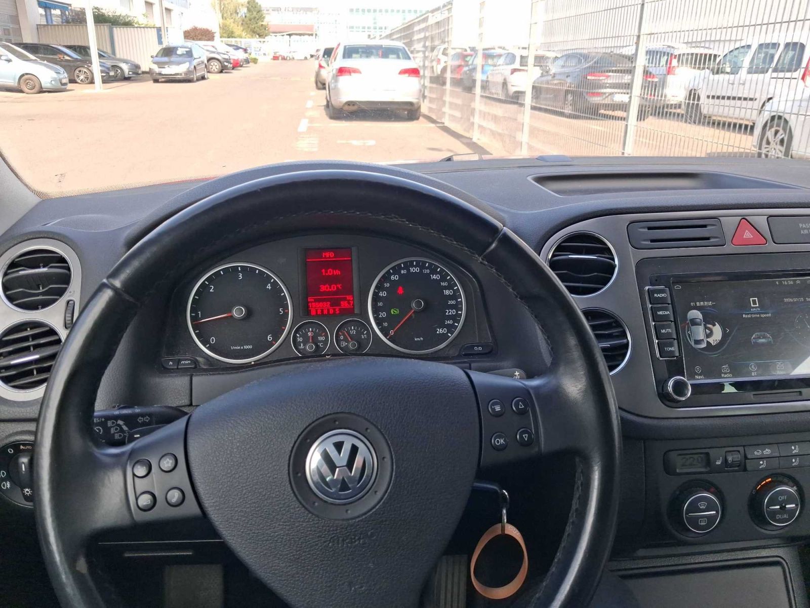 Volkswagen Tiguan, 2.0 TDI, 4X4, Automat, Navi - fotka 3