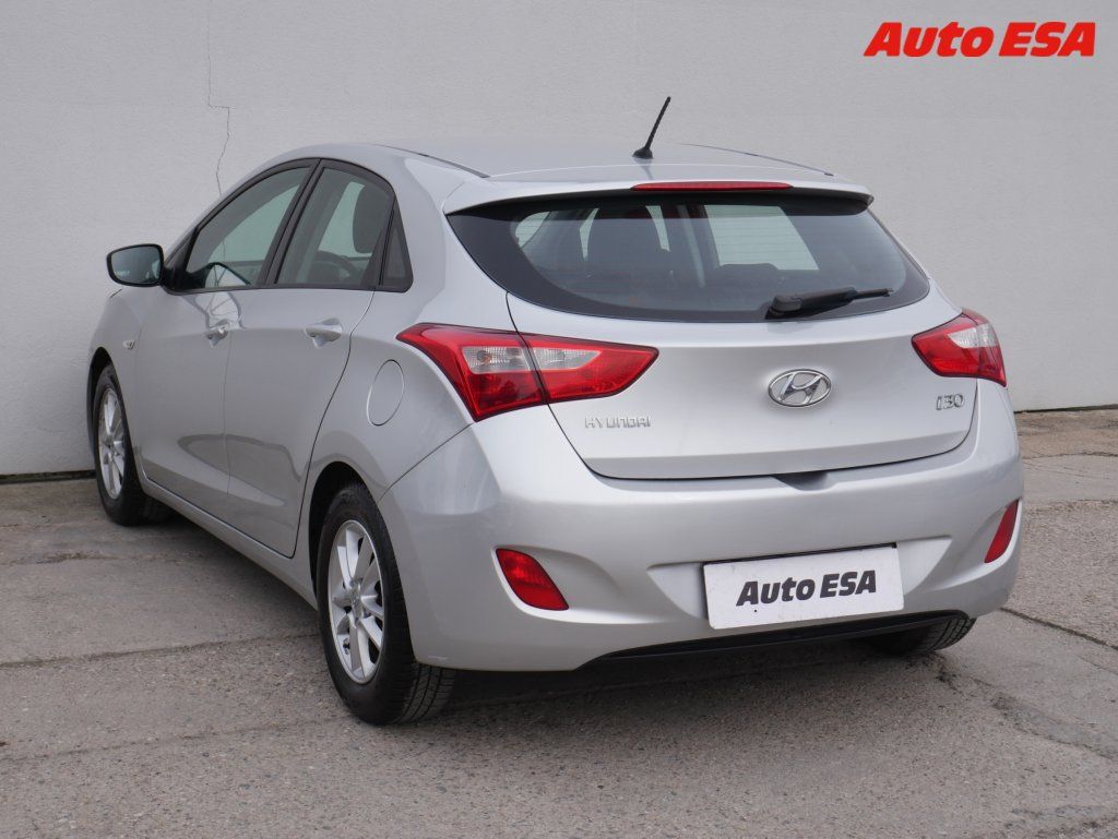 Hyundai i30, 1.4 i,ČR,AC - fotka 4