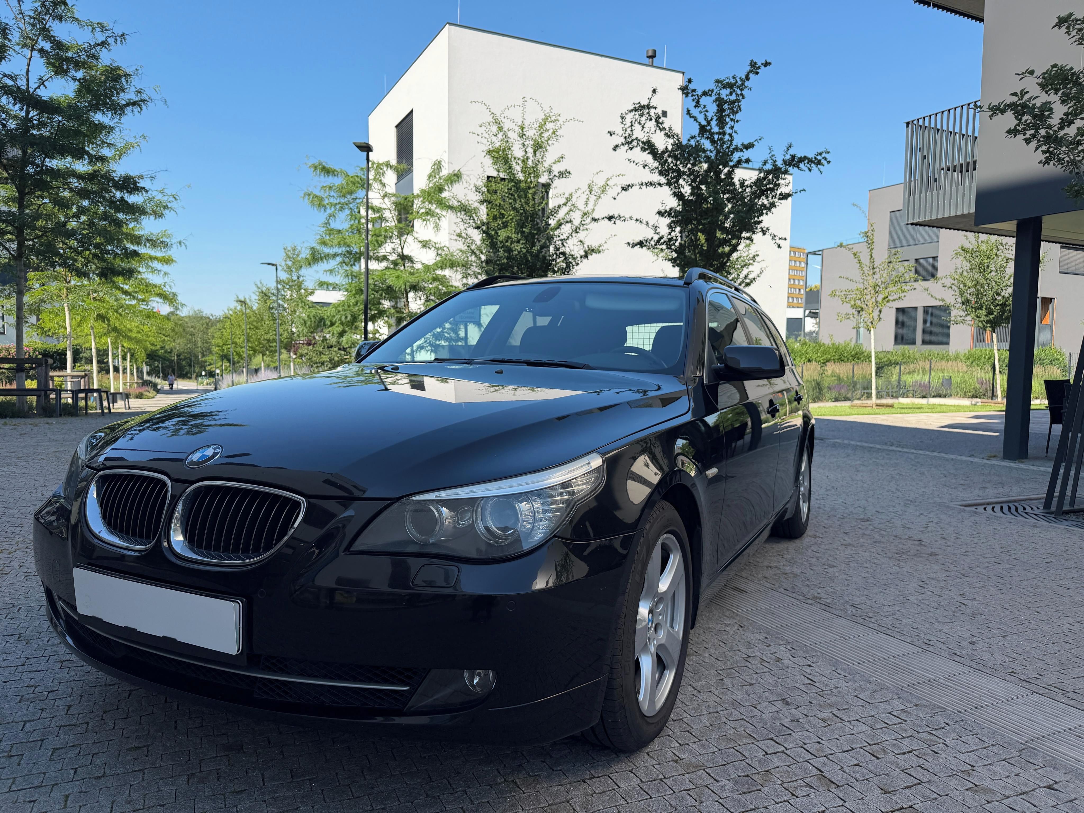 BMW Řada 5, 3,0 XI 200KW manuál ČR původ - fotka 2