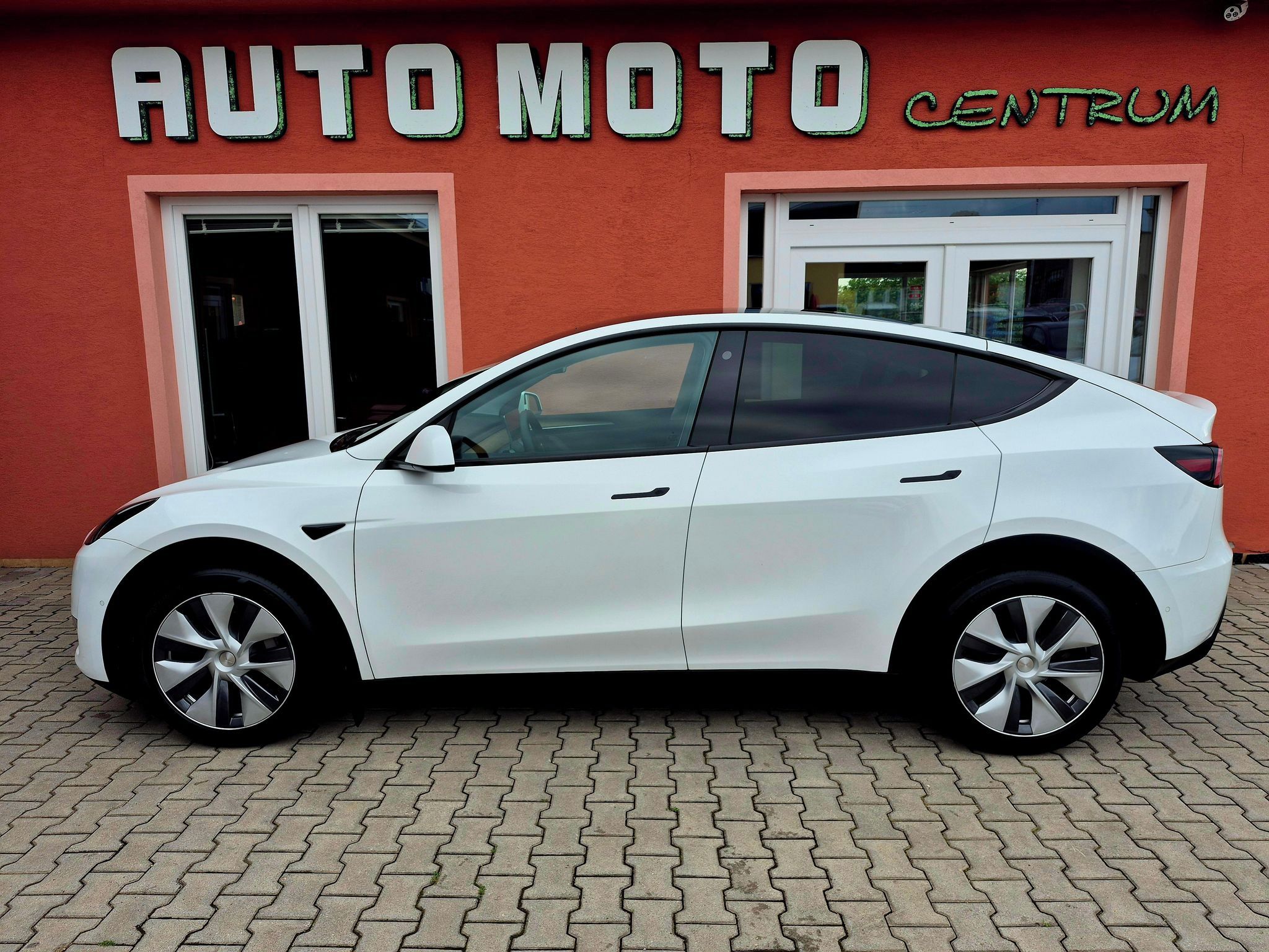 Tesla Model Y, L.R. Dual Motor 378 kW (ODPOČE - fotka 2