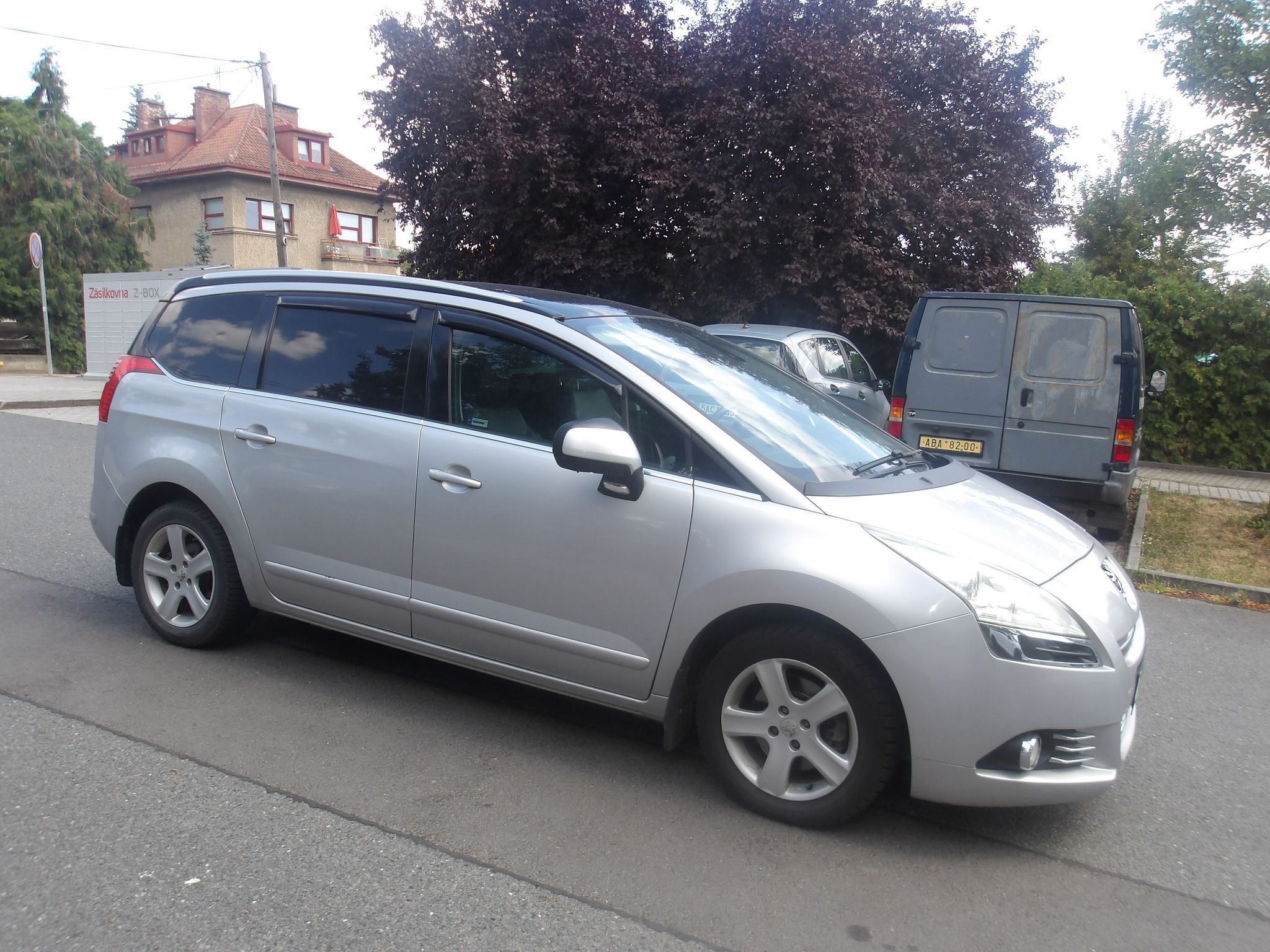 Peugeot 5008, 1,6i KŮŽE, PĚKNÝ ! - fotka 6