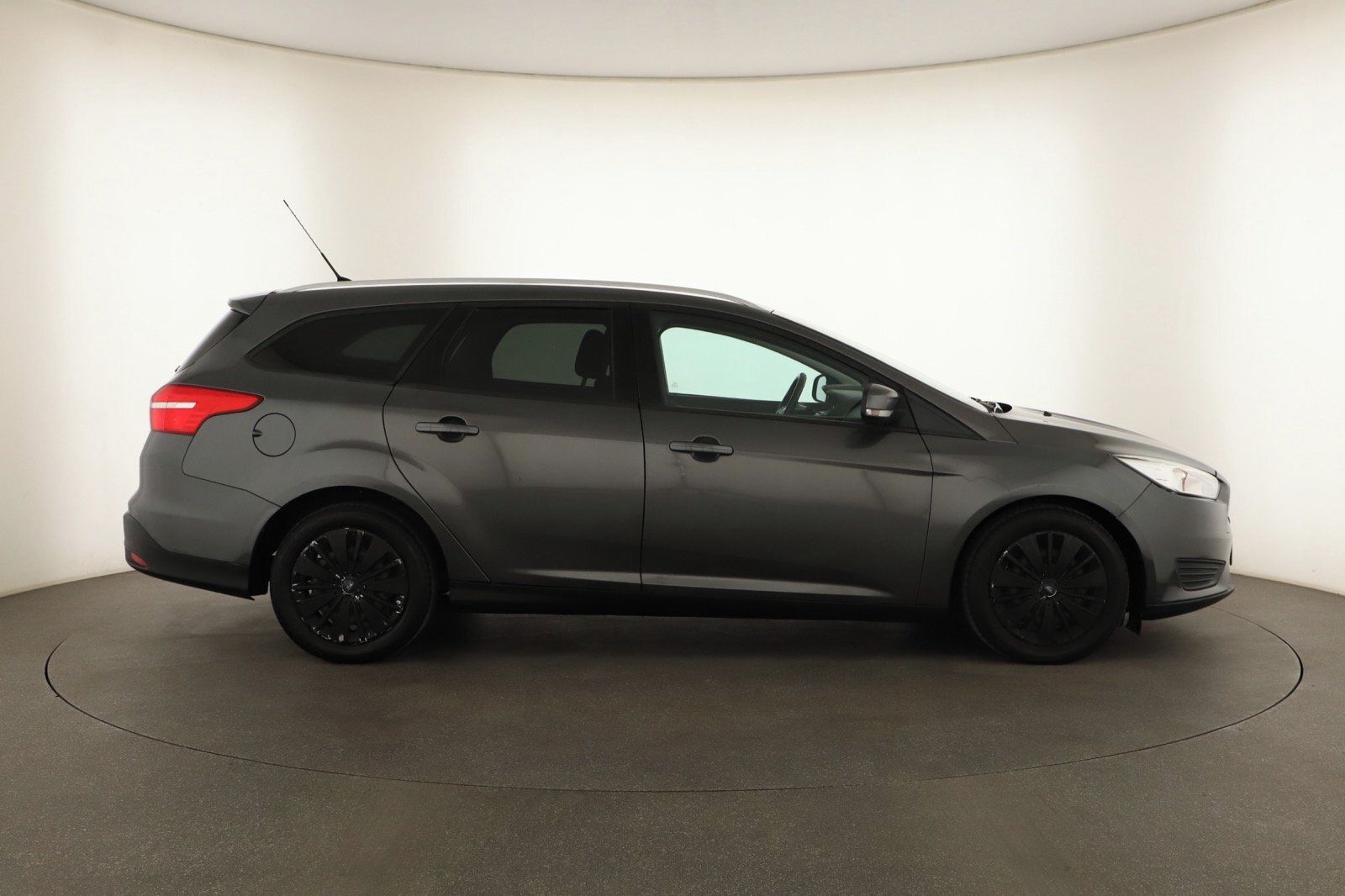 Ford Focus, 1.0 EcoBoost, Klima, El. okna - fotka 6