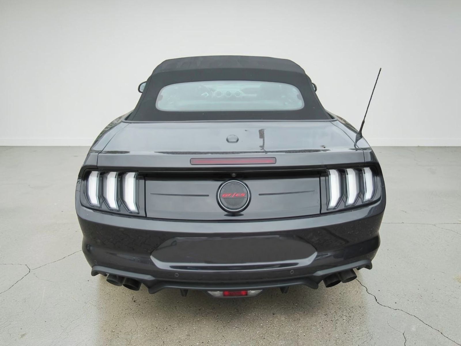 Ford Mustang, MUSTANG GT Convertible 5.0 V8 - fotka 5