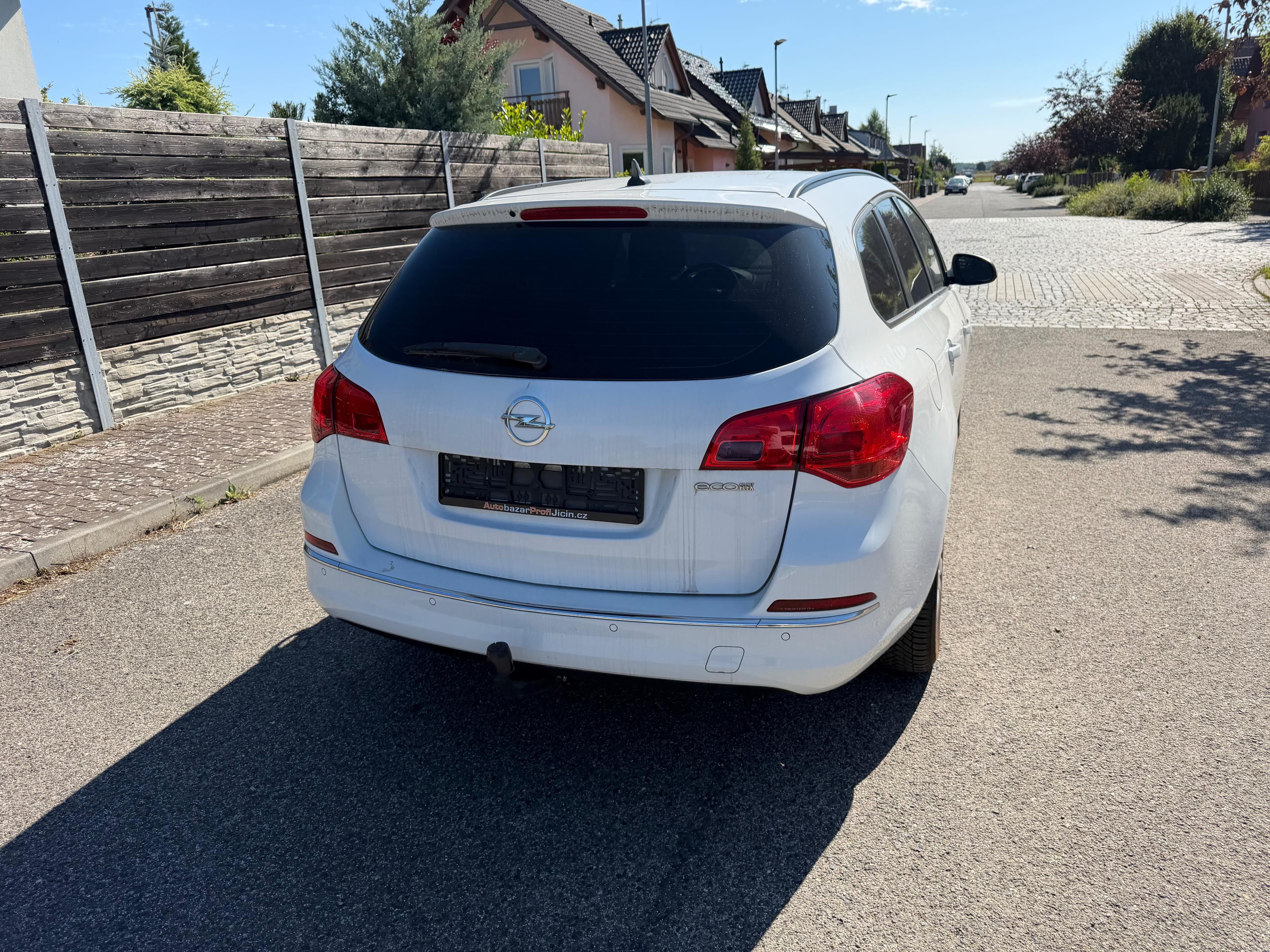 Opel Astra, Sports 1,3CDTi /70kw Tažné - fotka 6