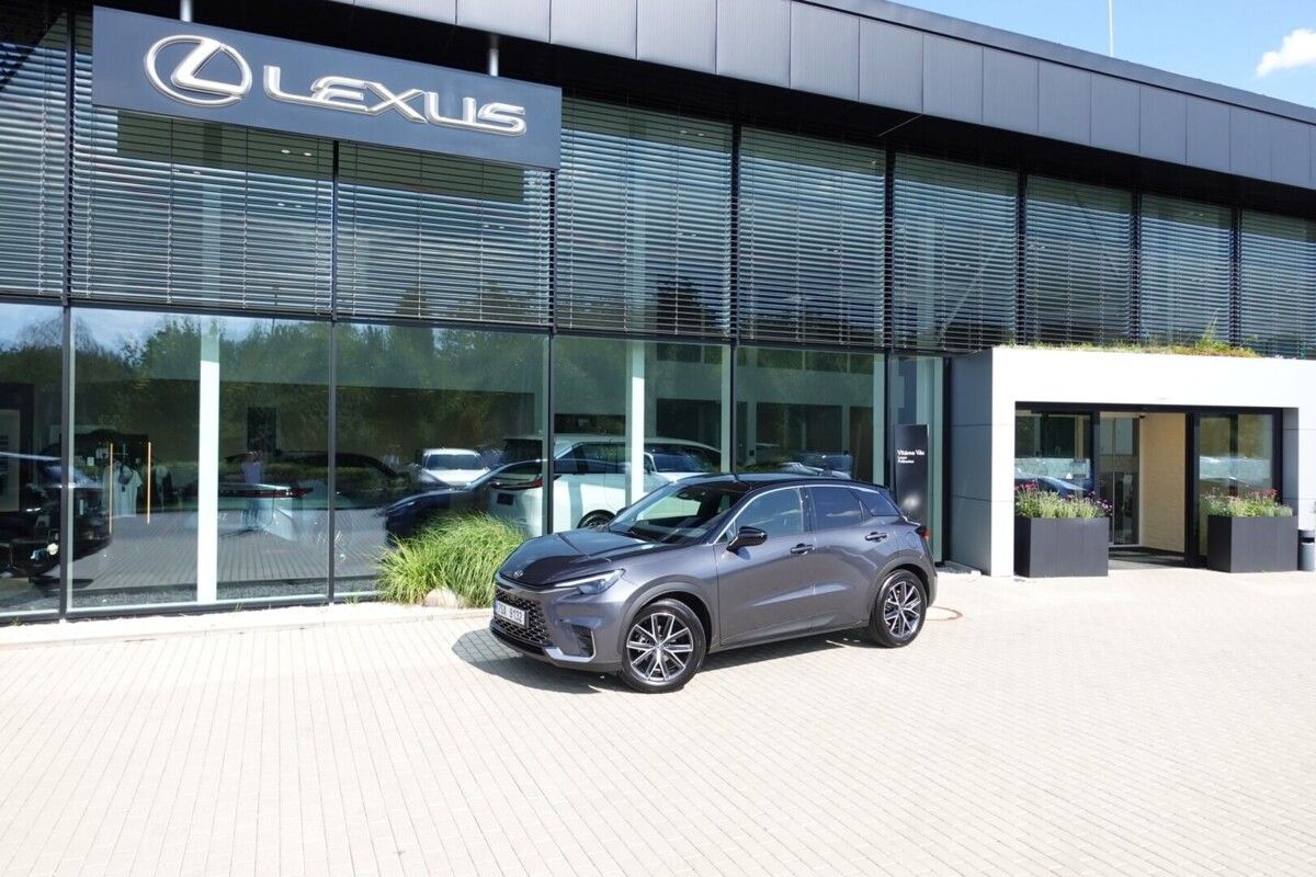 Lexus LBX, 1,5 HEV Elegant Tech