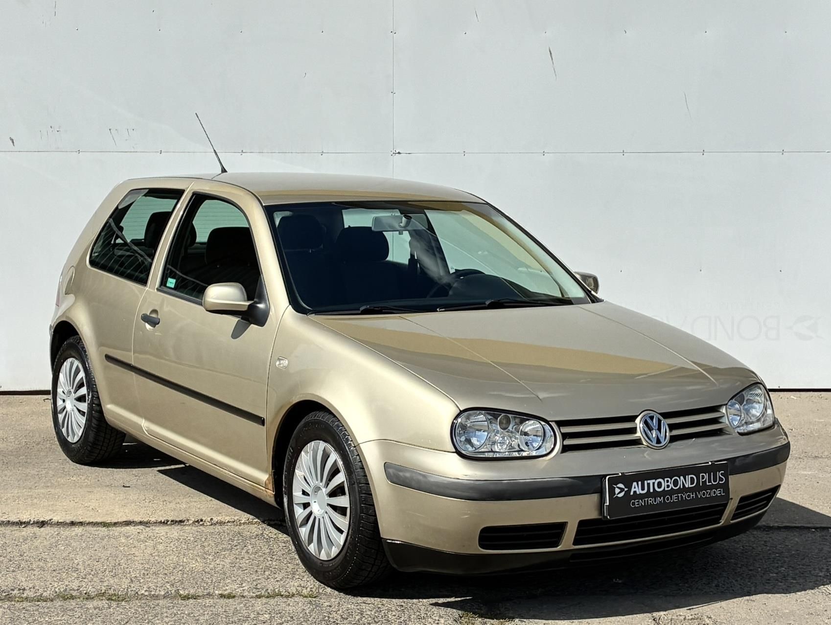 Volkswagen Golf, 1.6 16V 77kW - fotka 6