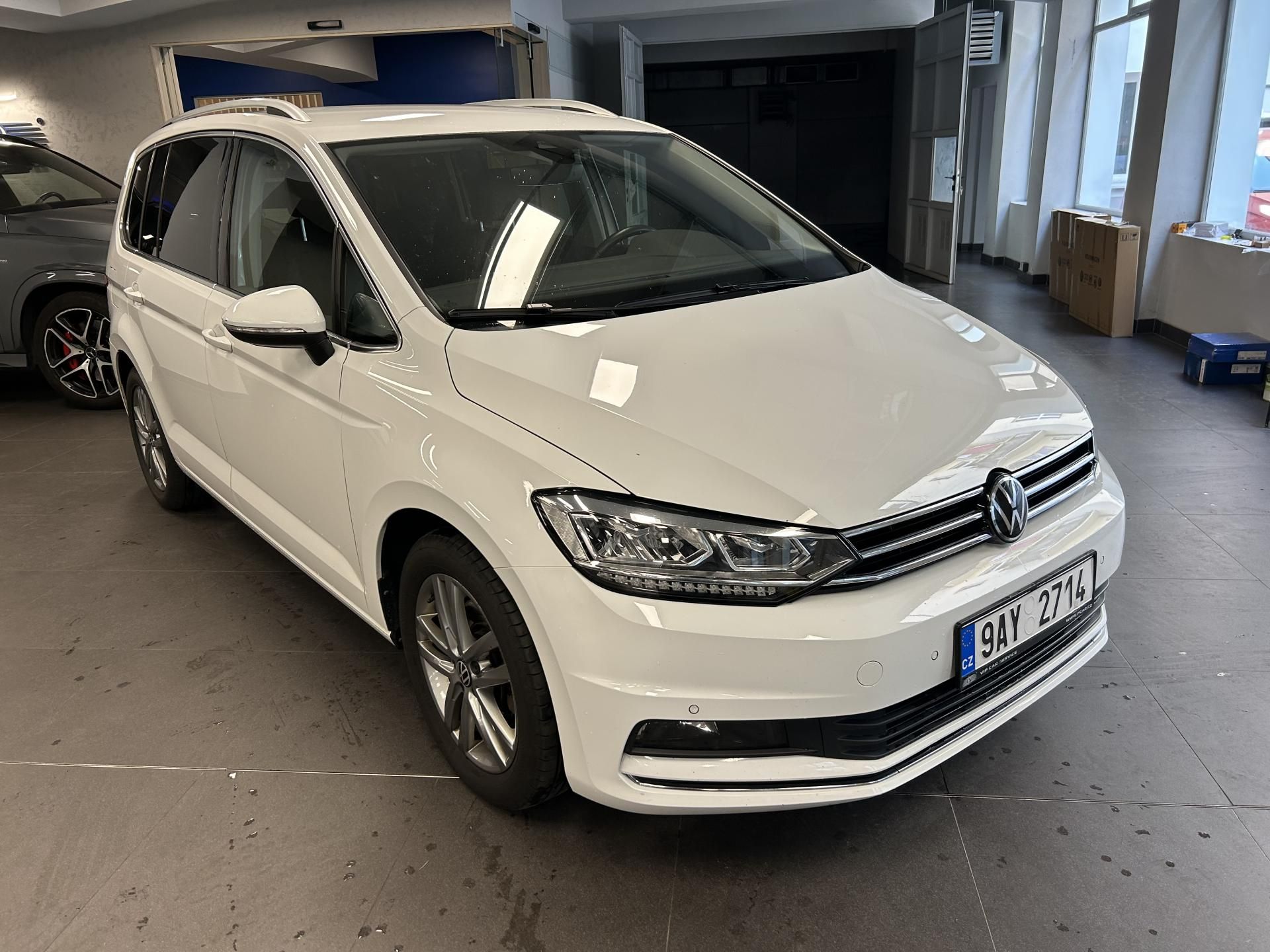 Volkswagen Touran, 2.0TDi Highline LED Kamera TZ