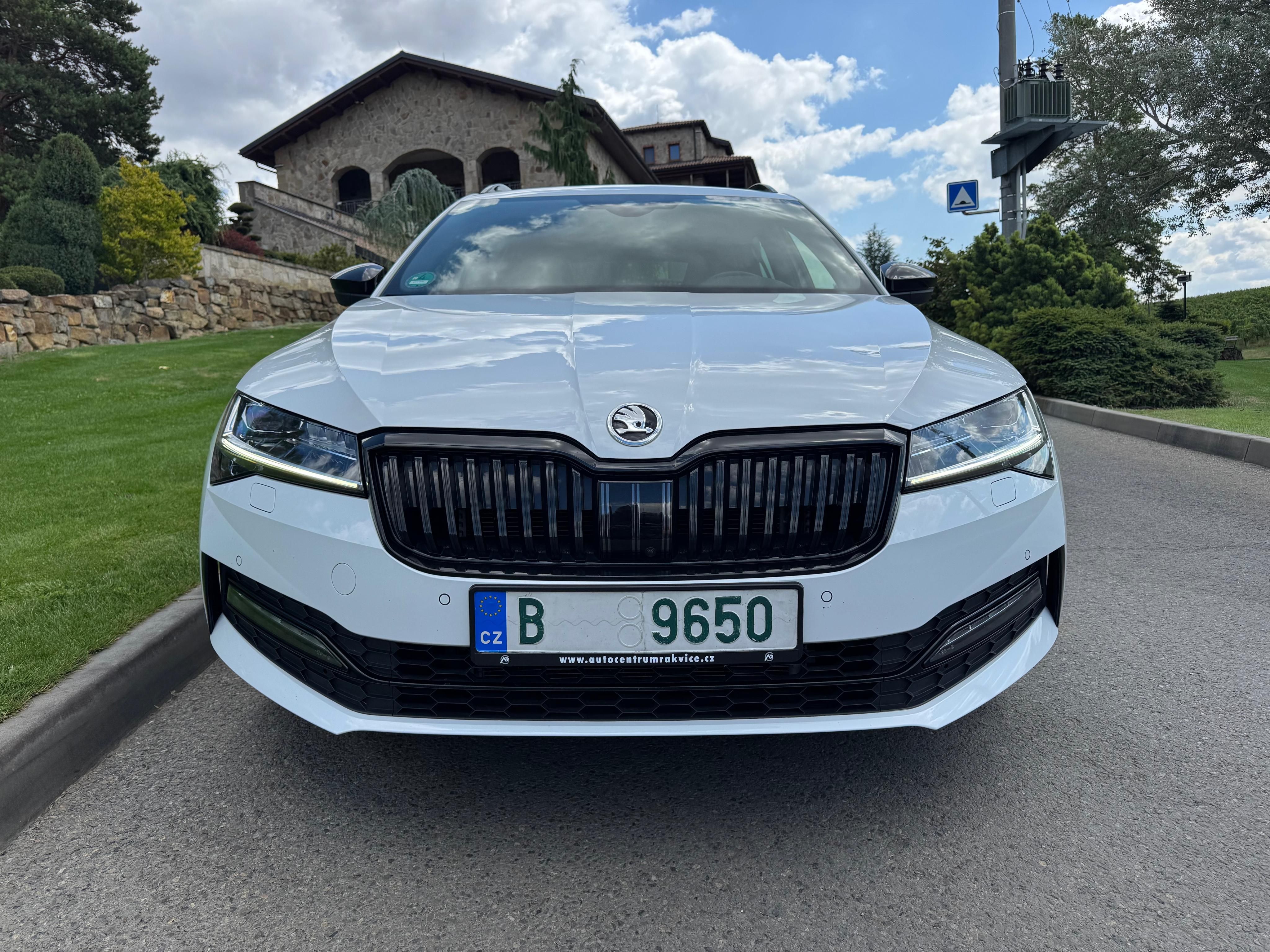 Škoda Superb, 2.0 TDi SPORTLINE 147KW DSG - fotka 4