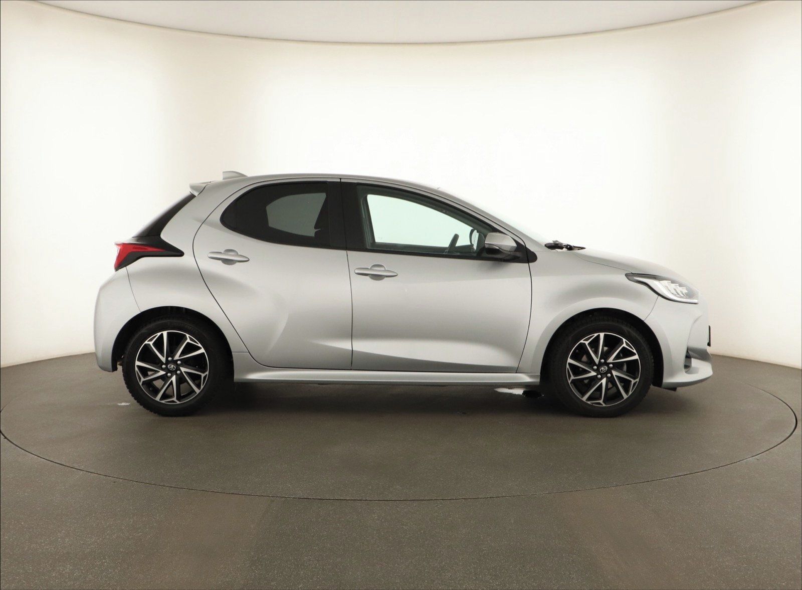 Toyota Yaris, 1.5 VVT-i Hybrid - fotka 6