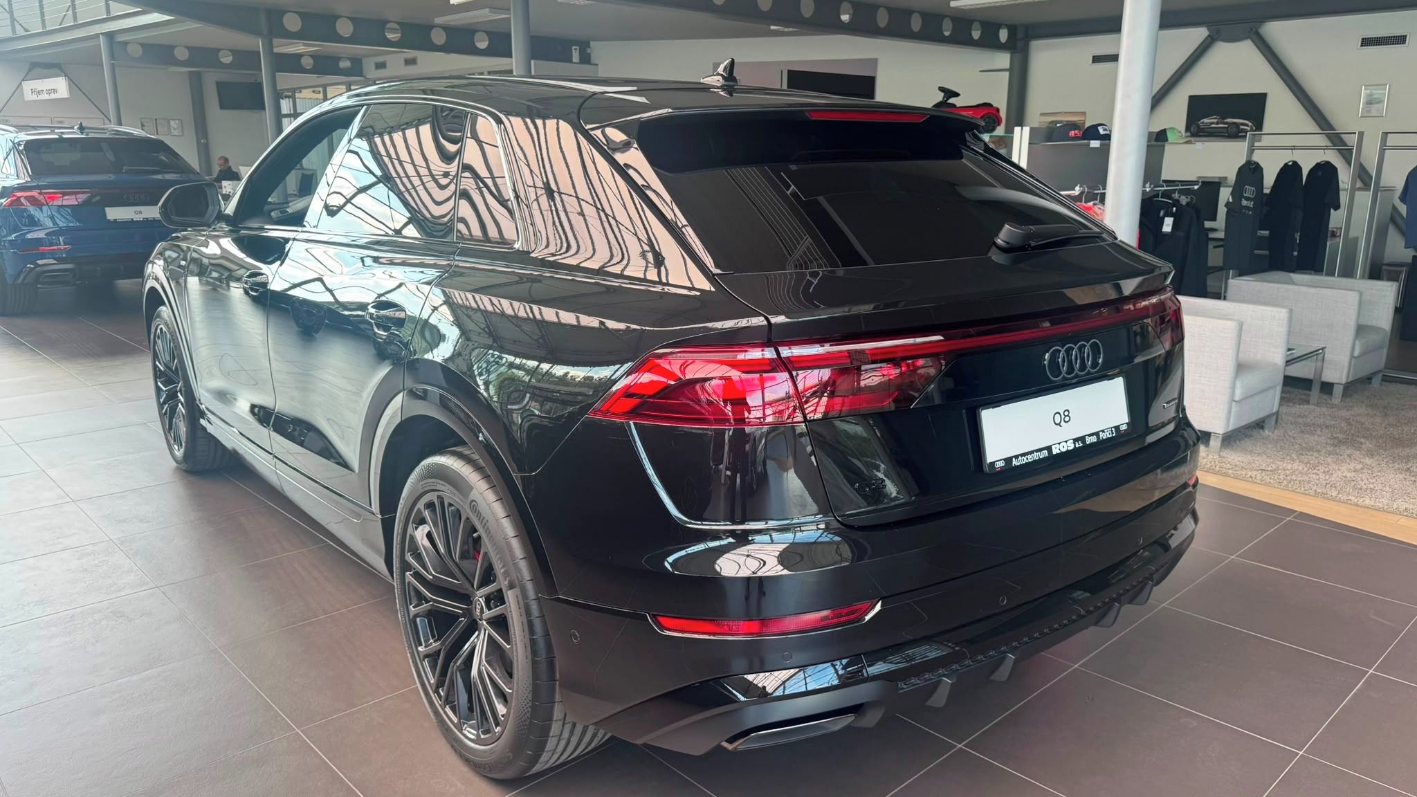 Audi Q8, S-line 50TDI 210kW quattro - fotka 3