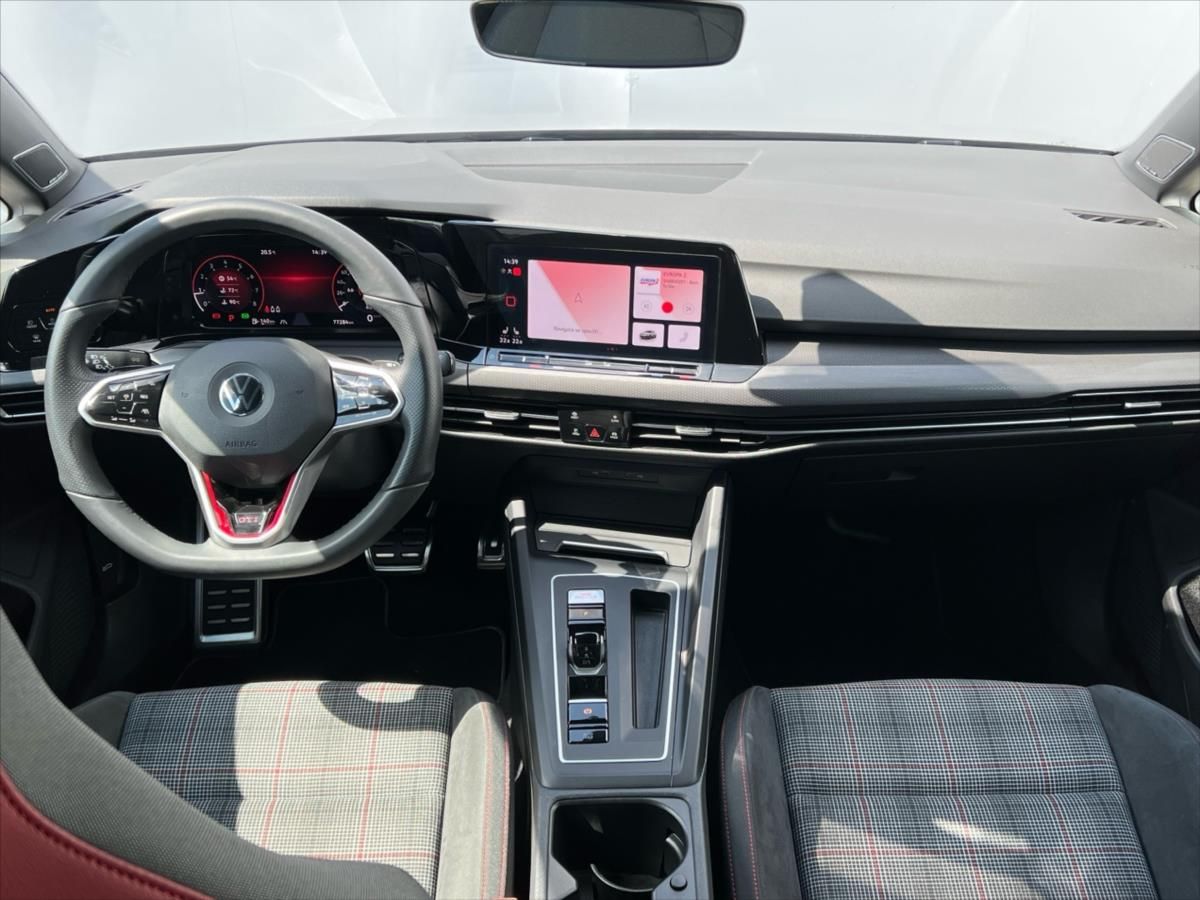 Volkswagen Golf, 2,0 TSi 180kW 7DSG  8 GTi - fotka 5