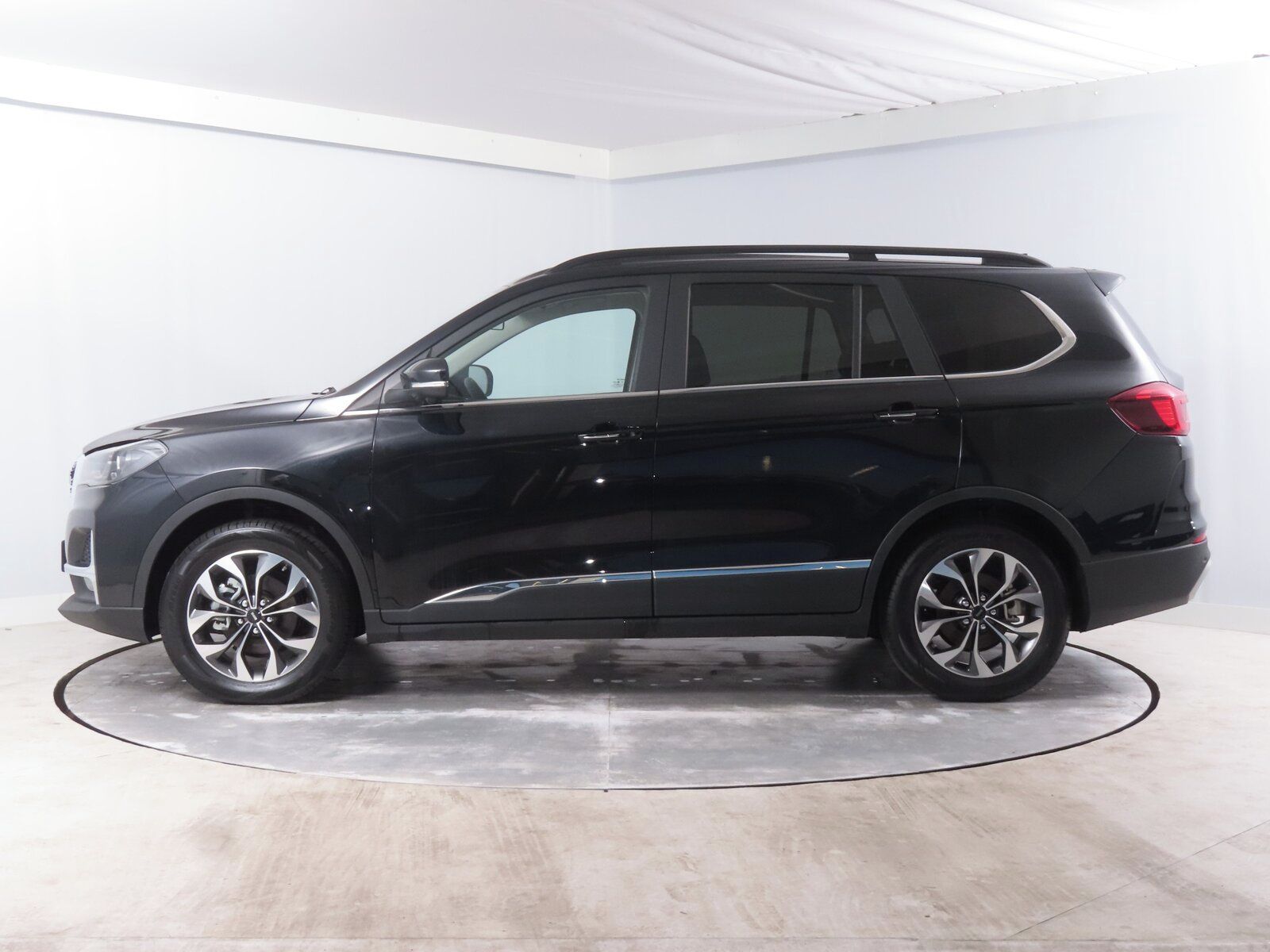 SWM G5 PRO, 1.5 Turbo, 7 míst, ČR,1.maj - fotka 3