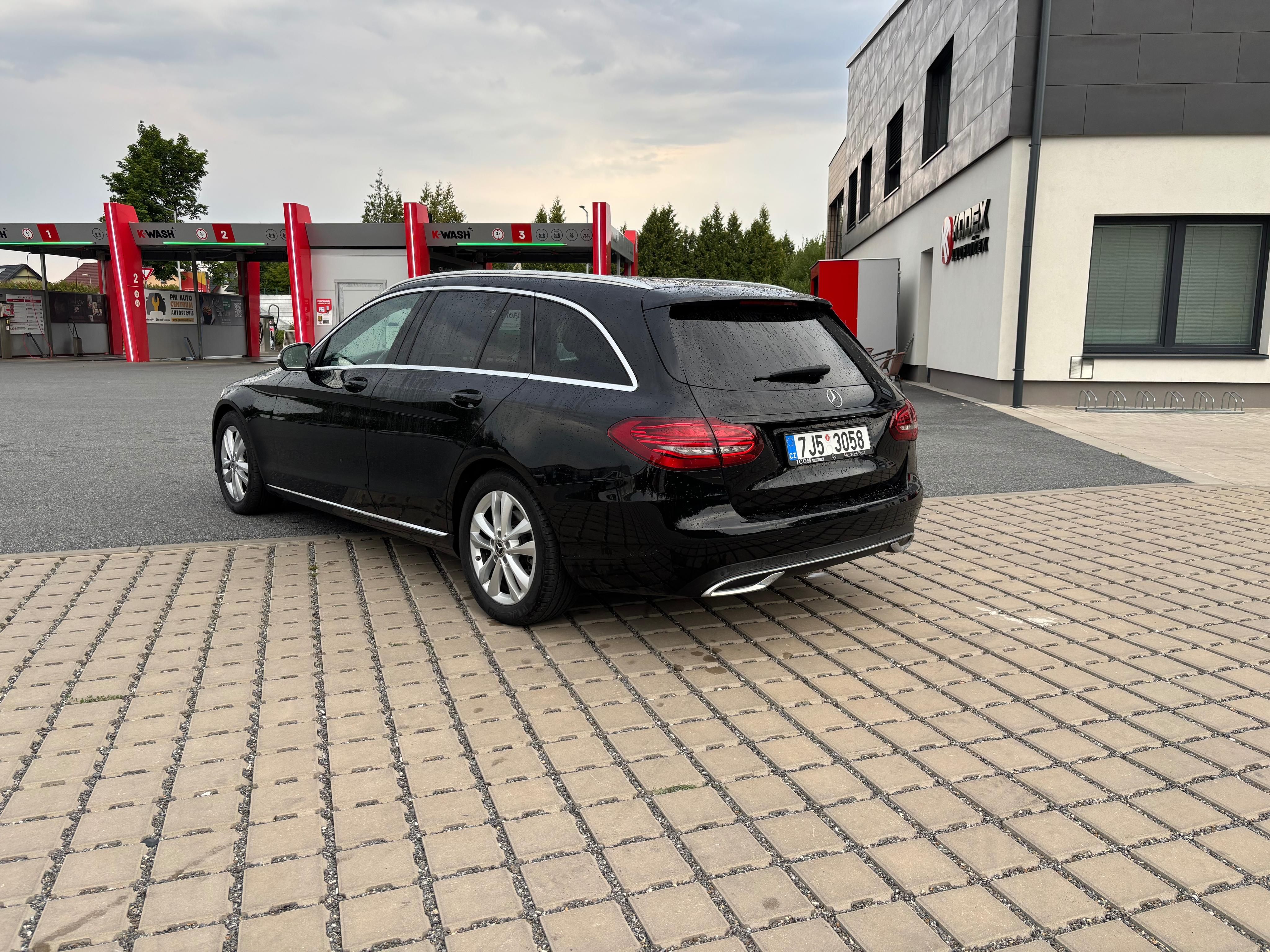 Mercedes-Benz Třídy C, Mercedes C220 d 143 kW - fotka 4