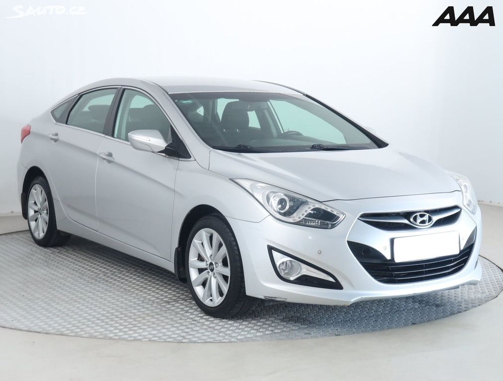 Hyundai i40, 1.7 CRDi, Automatická klima