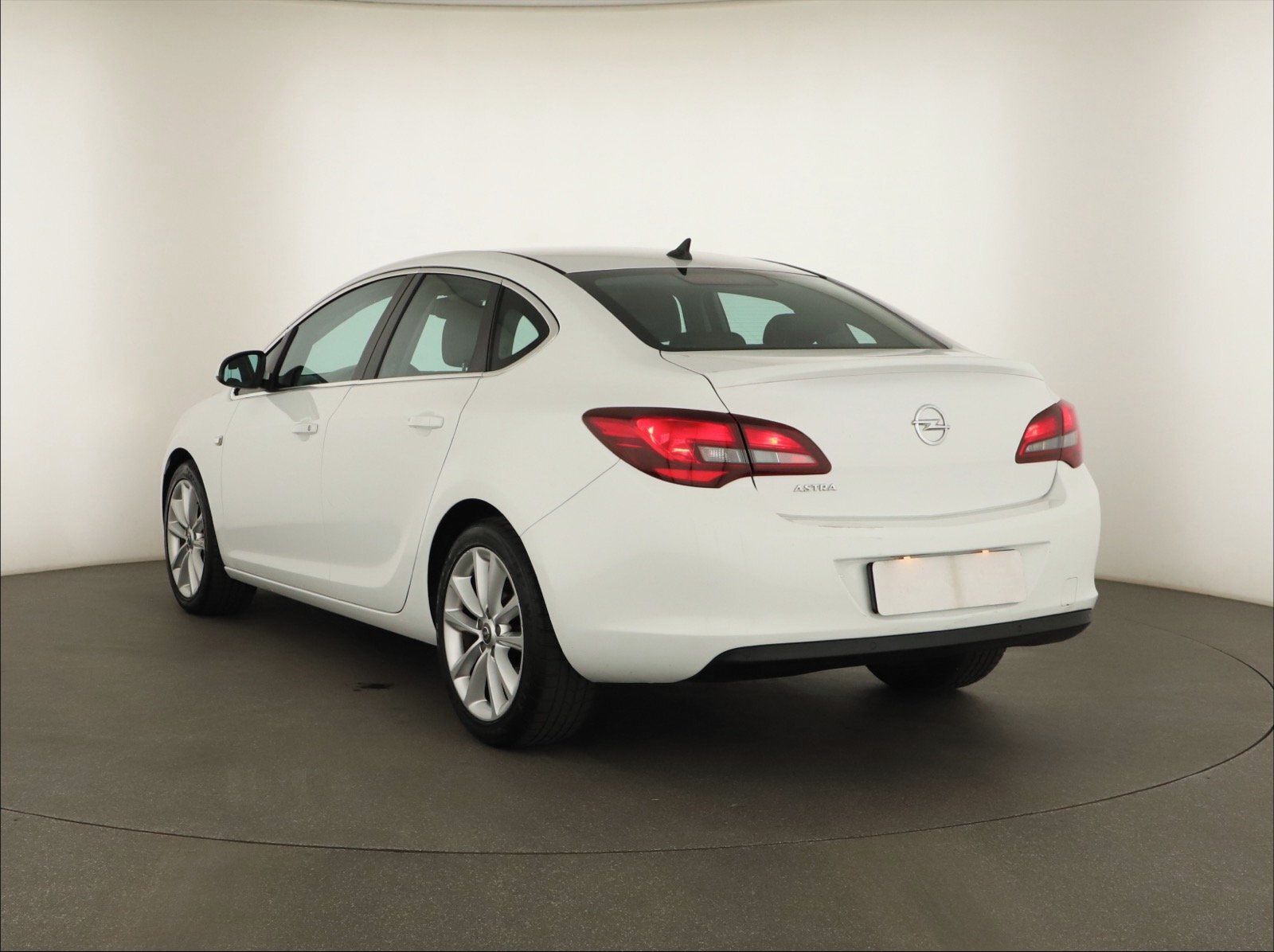 Opel Astra, 1.6 CDTI, Klima - fotka 4