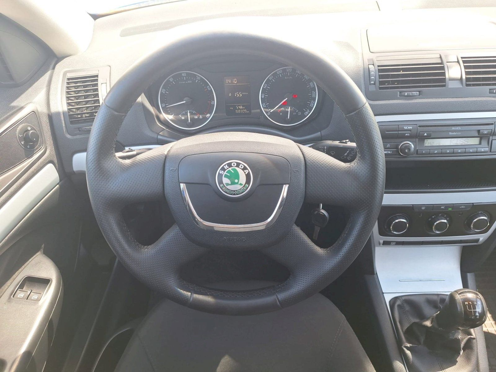 Škoda Octavia, COMBI / 1.6 MPI / 75 kW / 5MP - fotka 5