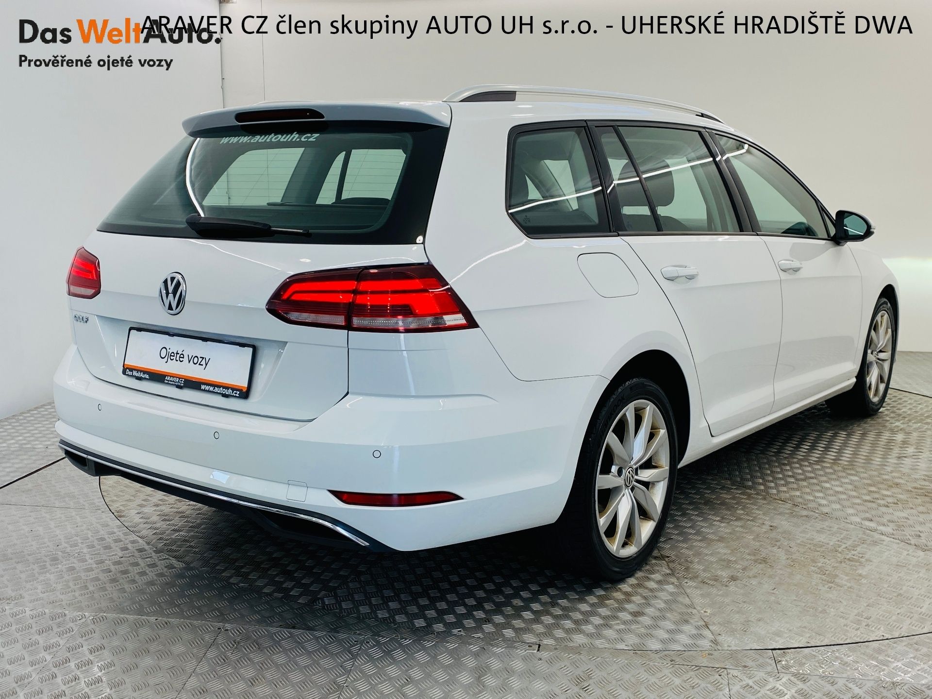 Volkswagen Golf, 1.6 TDI 85kW LED Comfortline - fotka 2