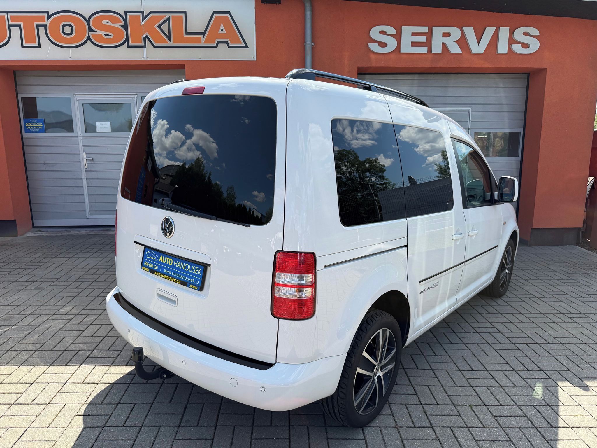 Volkswagen Caddy, 2.0 TDI 103KW Edition 30,NAVI - fotka 2