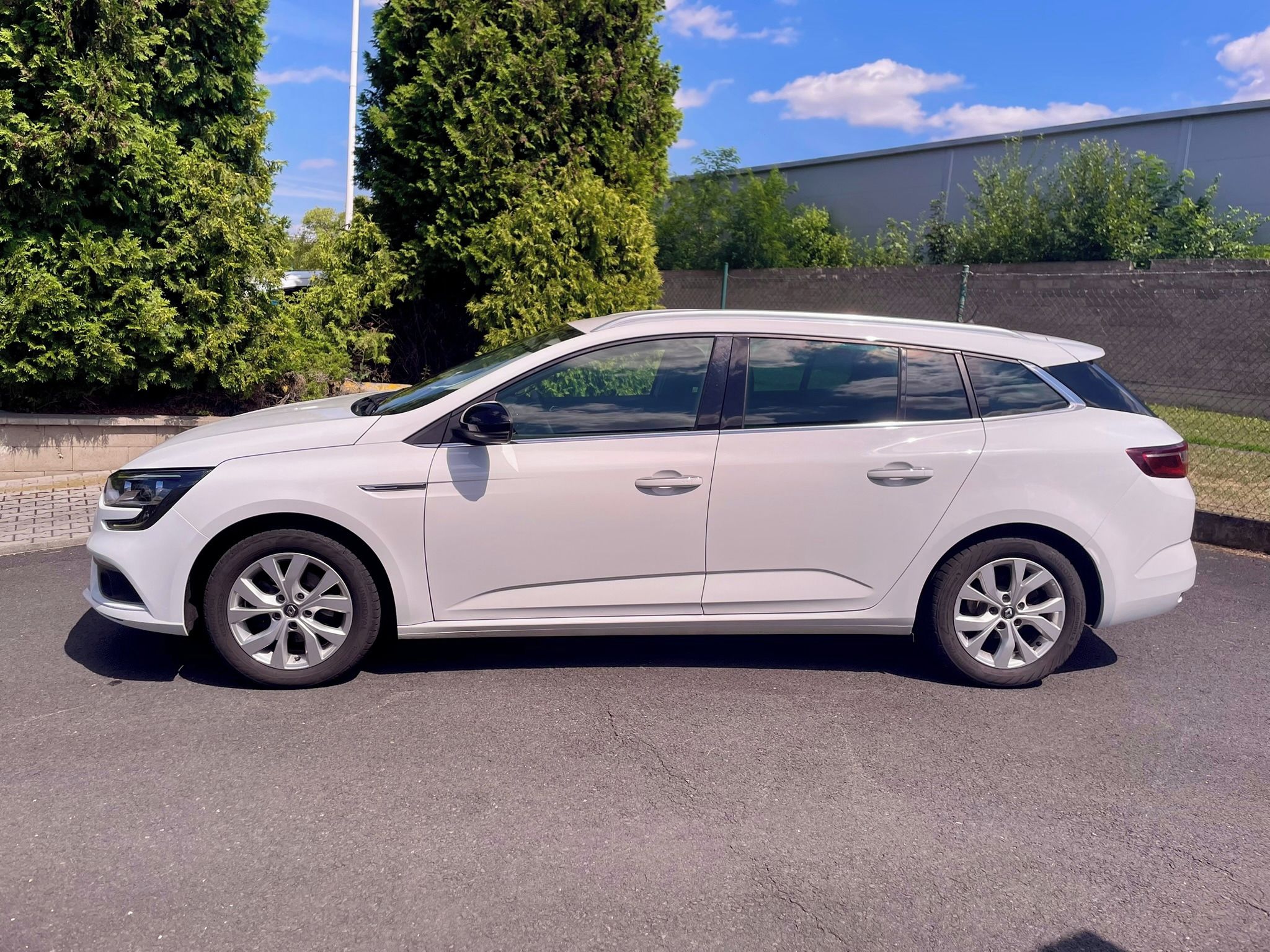 Renault Mégane, 1.3 TCe 85kw Grandtour TAŽNÉ - fotka 2