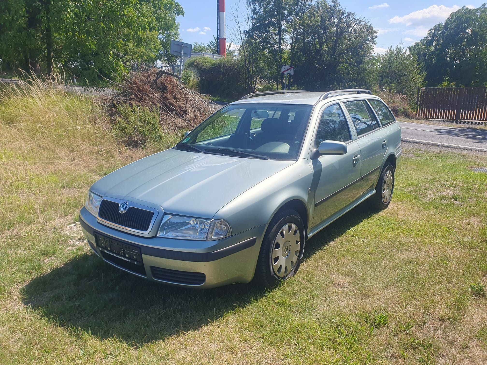 Škoda Octavia, 1,6i Tour * Po 1. majiteli * - fotka 2