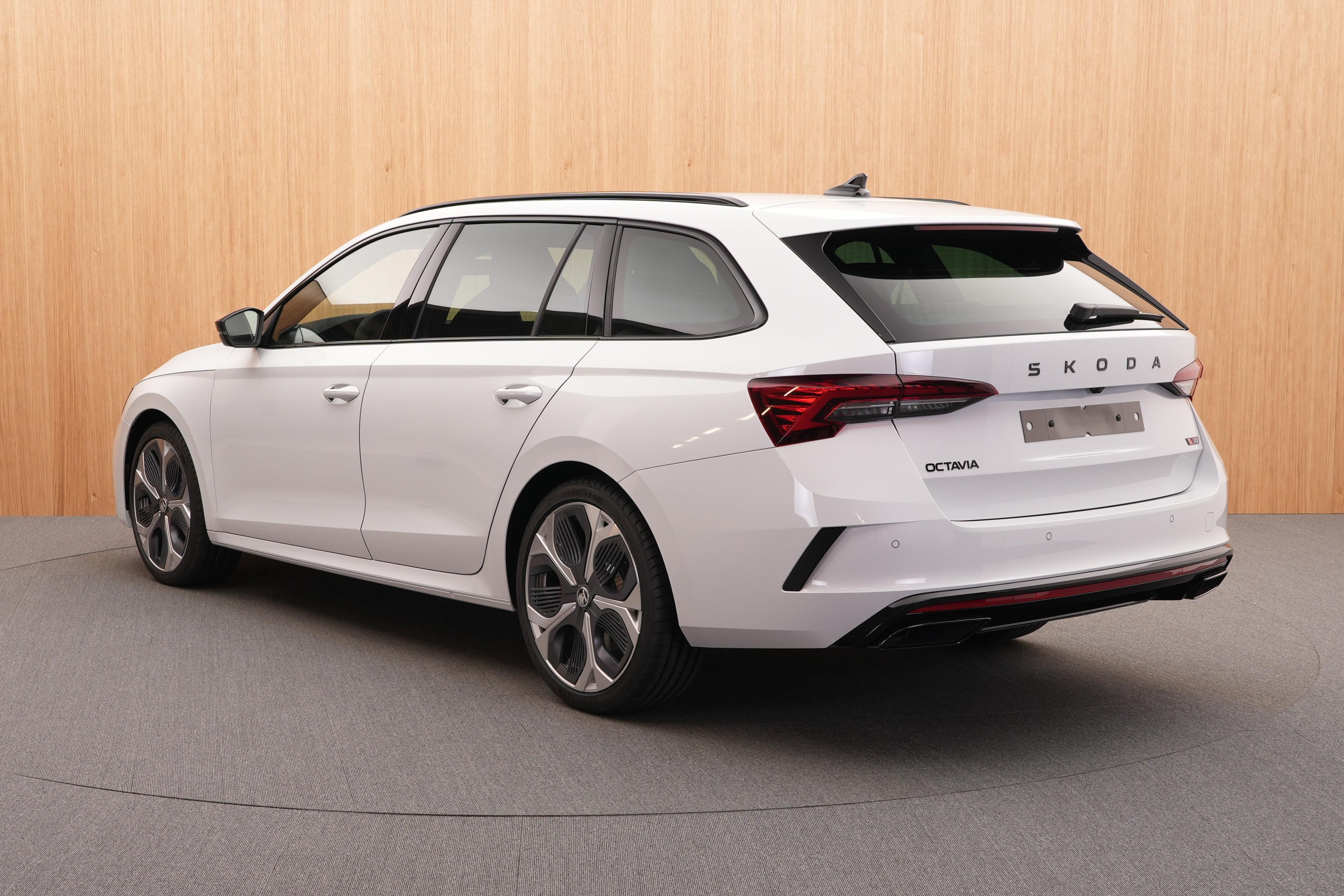 Škoda Octavia, RS 2.0 TSI DSG - fotka 3
