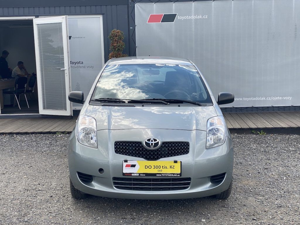Toyota Yaris, 1.0i, ČR, manual, STK - fotka 3
