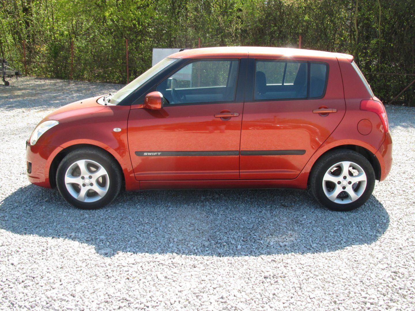 Suzuki Swift, 1.3 - fotka 3