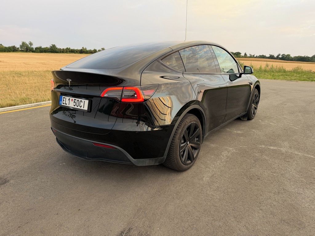 Tesla Model Y, Long Range 4WD, SoH 96% - fotka 6