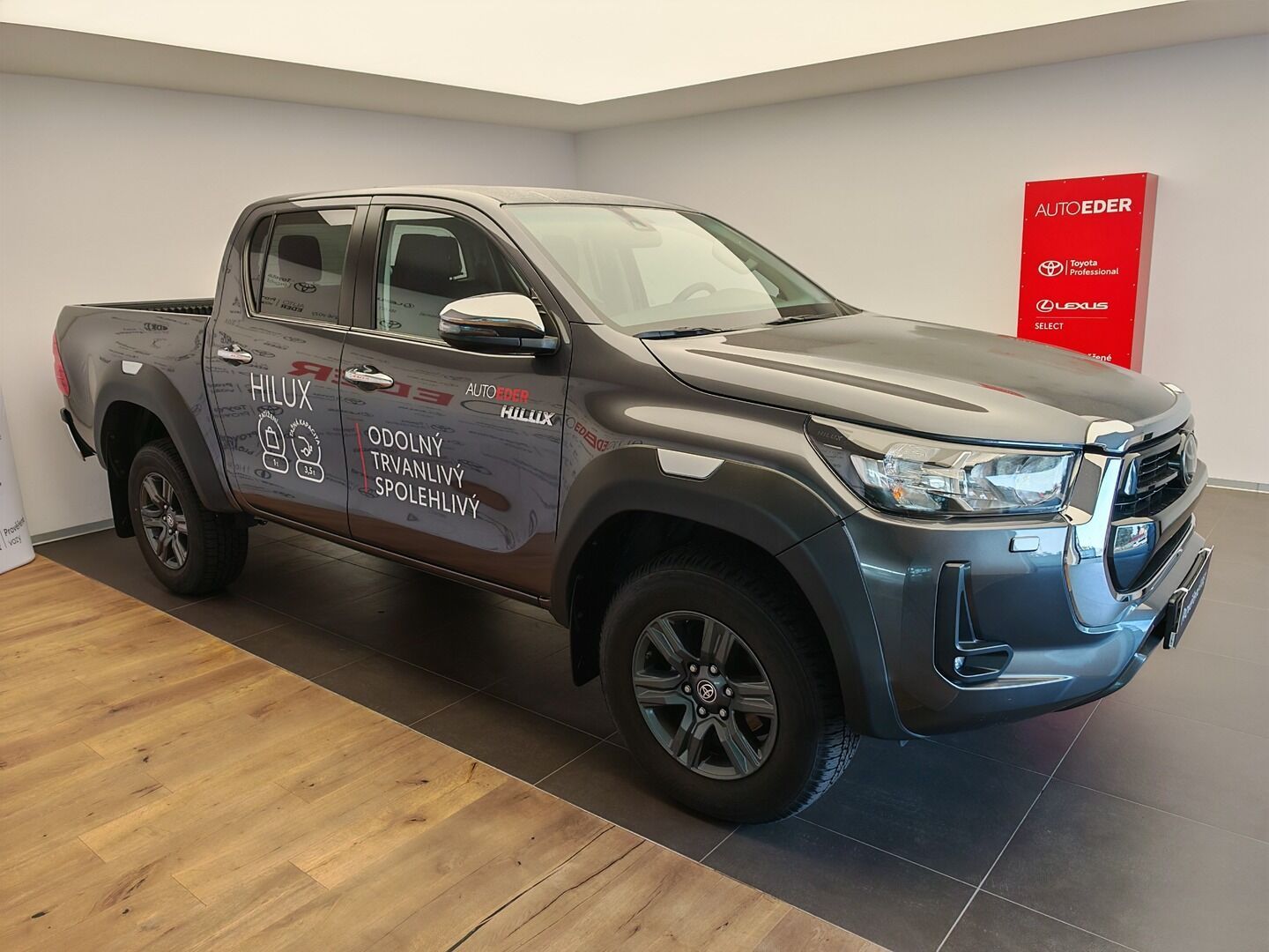 Toyota Hilux, 2.8 D-4D Double Cab 4x4 Active - fotka 3