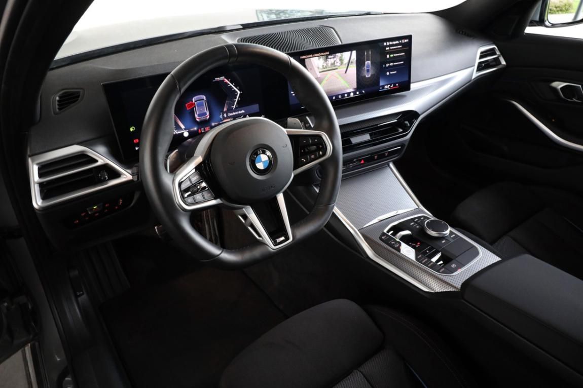 BMW Řada 3, 330i xDrive Touring - fotka 2