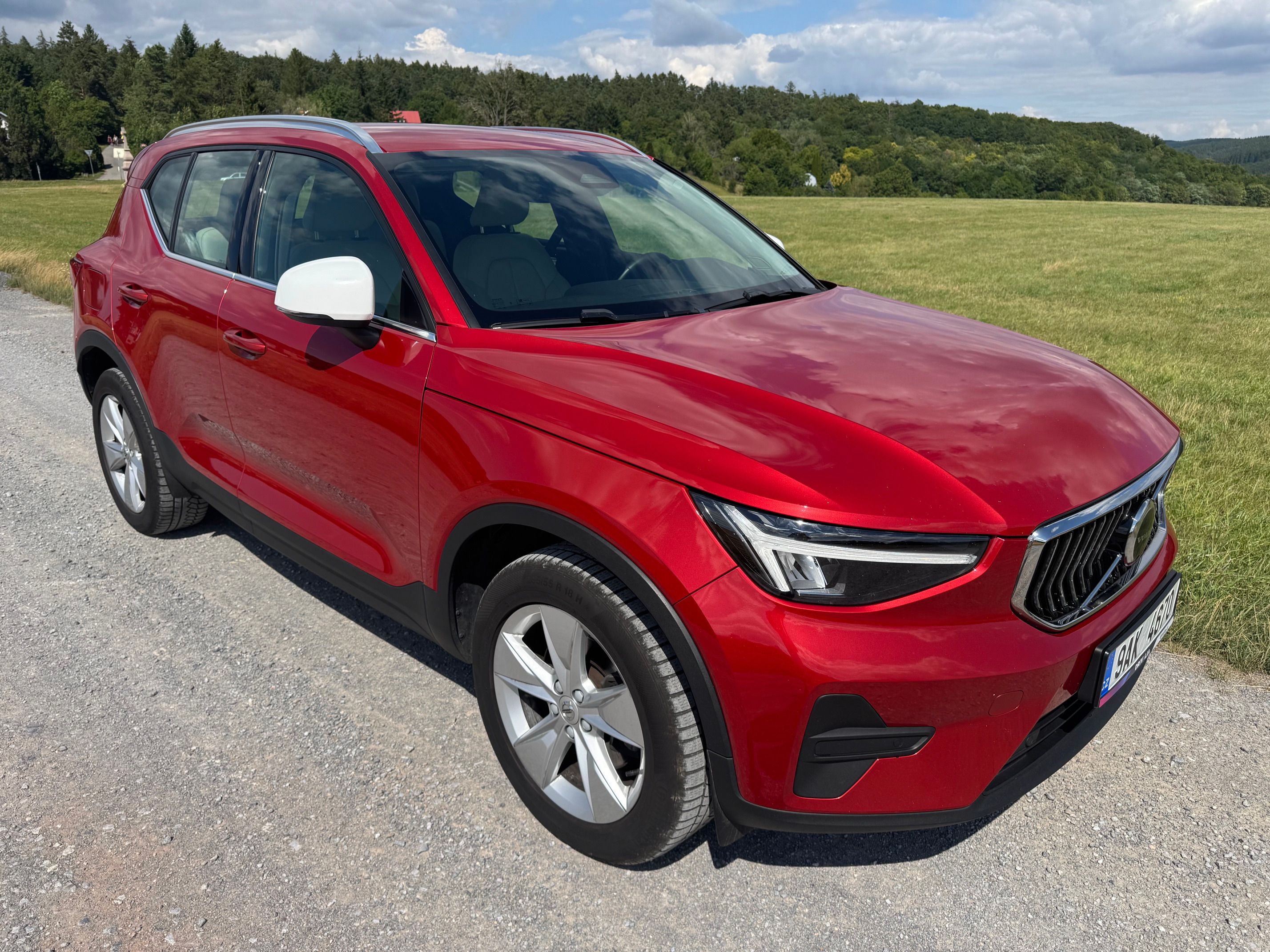 Volvo XC40, B4 PLUS BRIGHT 2.0 145kW ČR - fotka 2