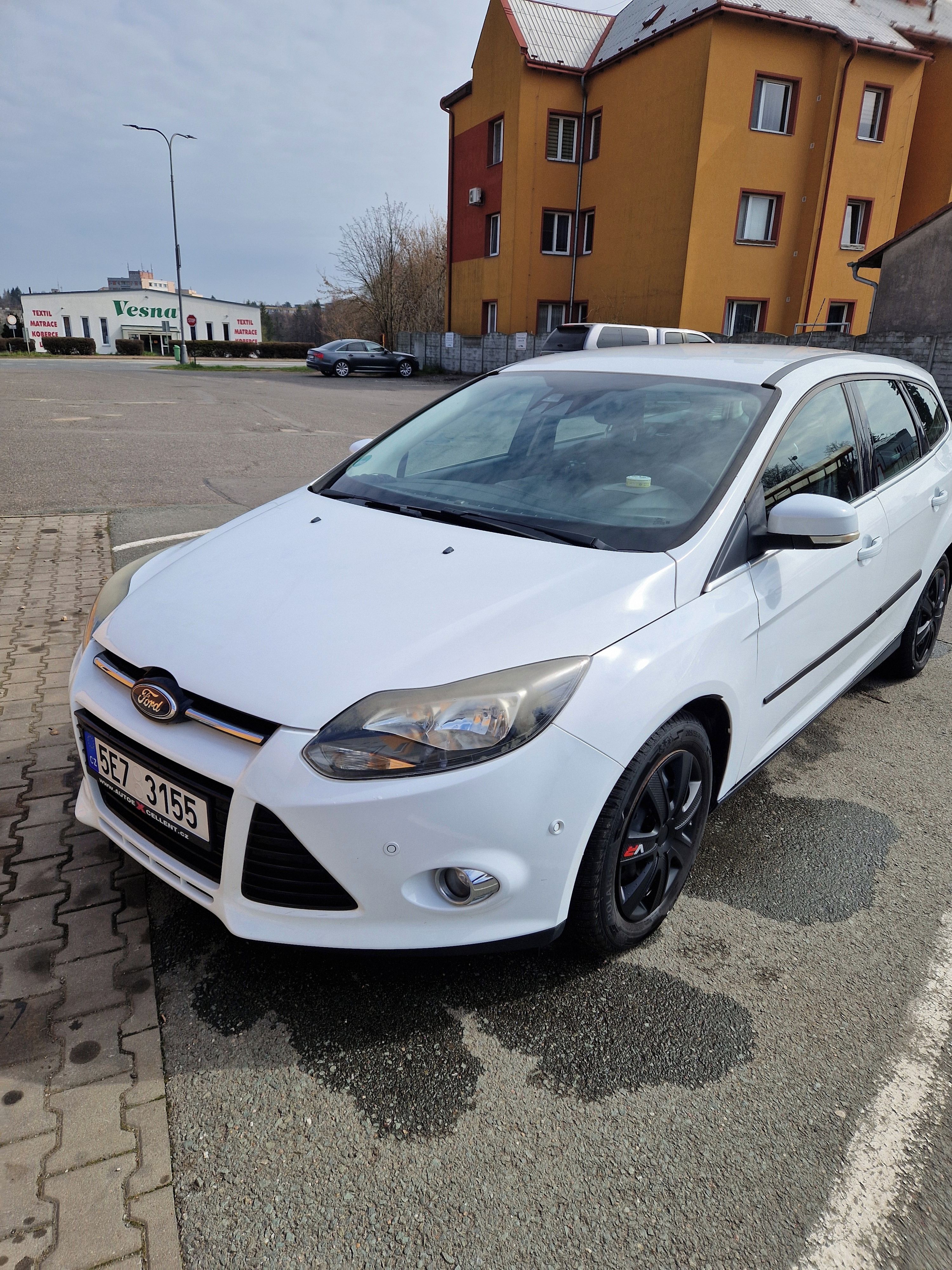 Ford Focus, 1.5 benzin servisovano - fotka 6