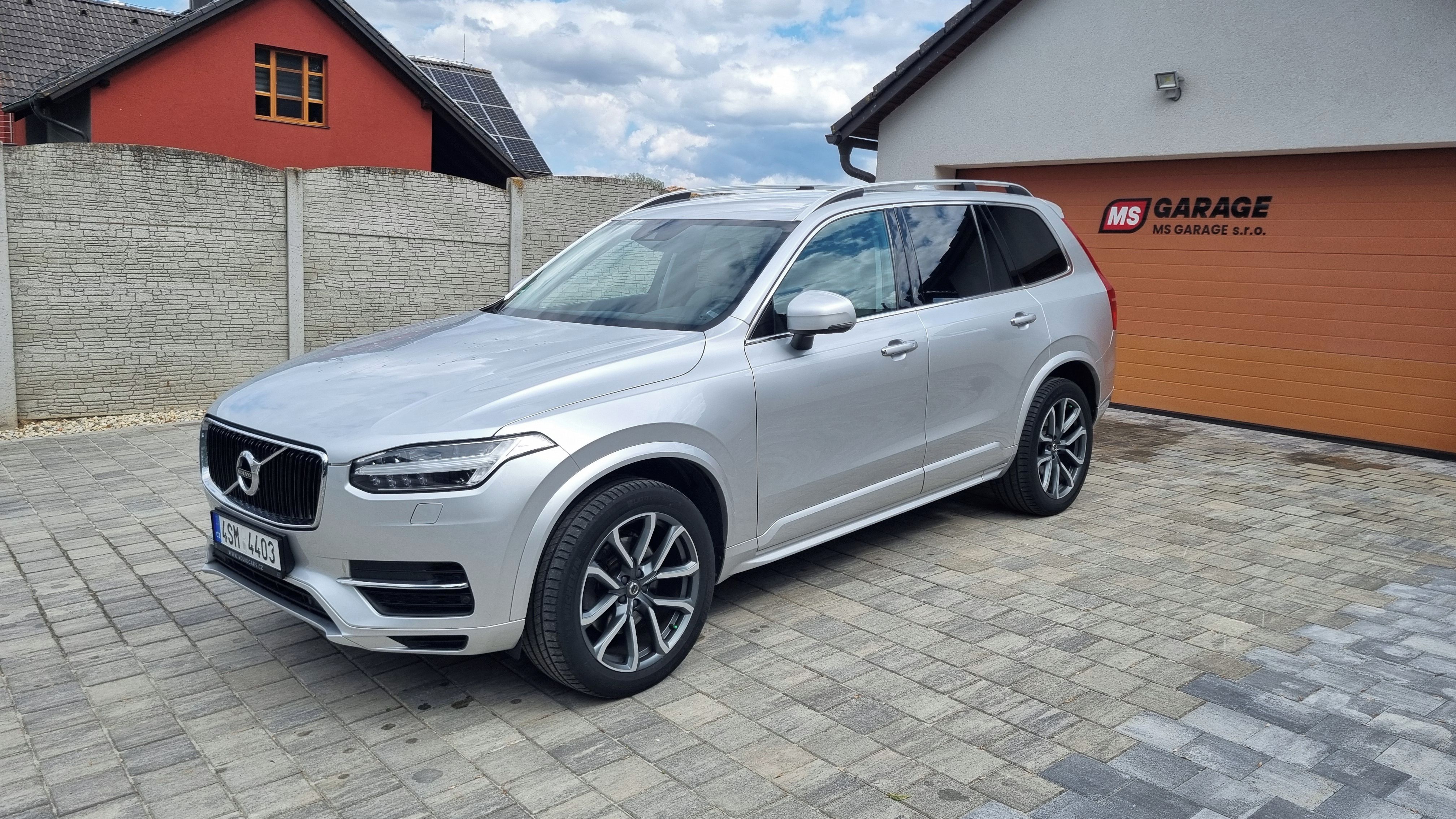 Volvo XC90, T5 AWD 7 míst