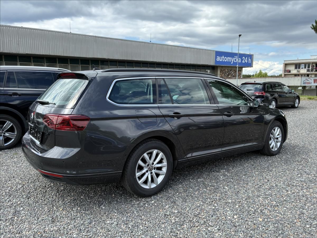 Volkswagen Passat, 2,0 TAŽNÉ,IQ LIGHT,KAMERA - fotka 6