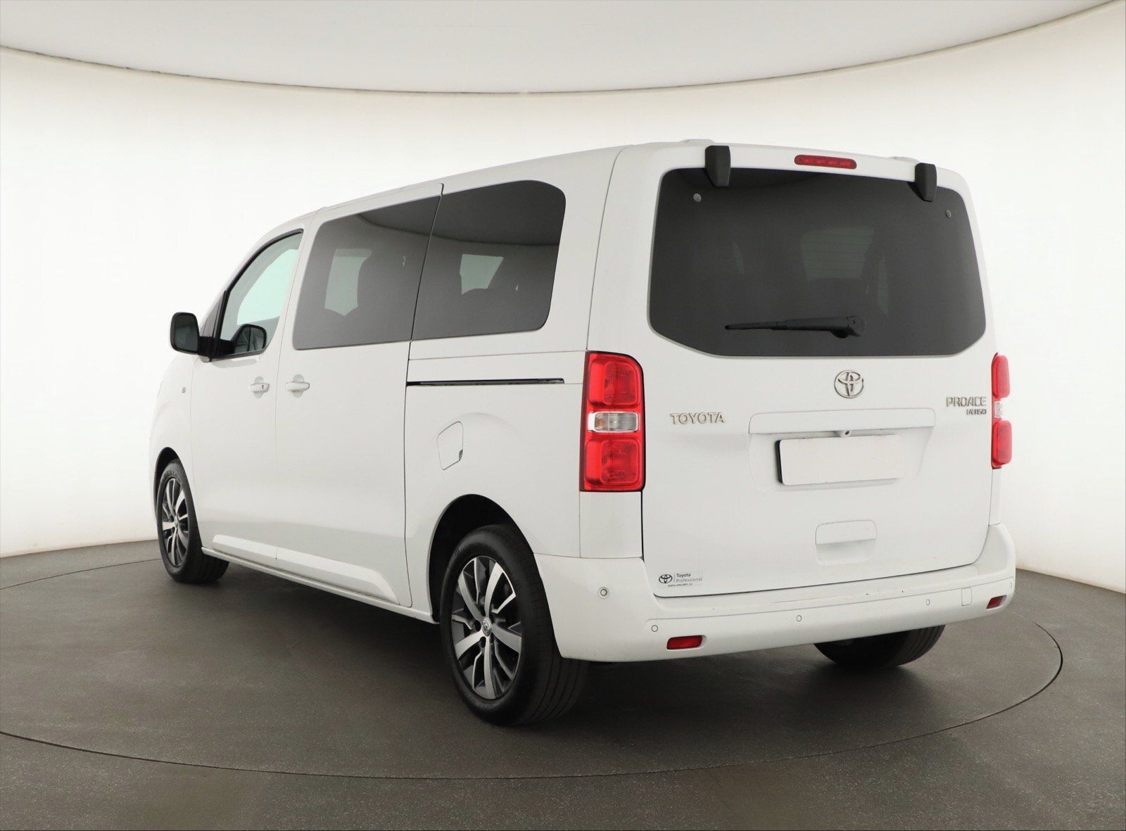 Toyota Proace Verso, 2.0 D-4D, Family, 8 míst, L1 - fotka 4