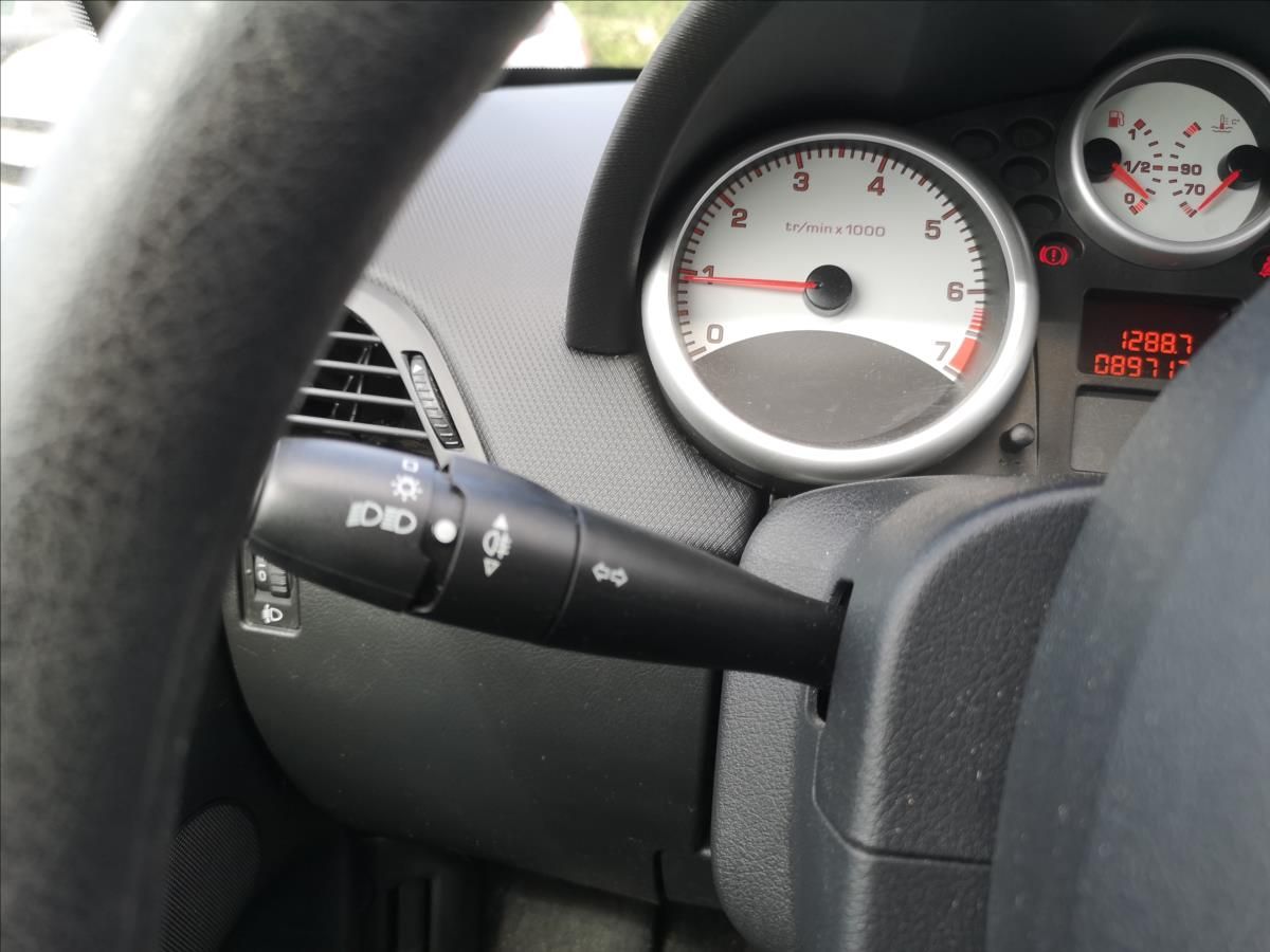 Peugeot 207, 1,4 8V  ENVY - fotka 6