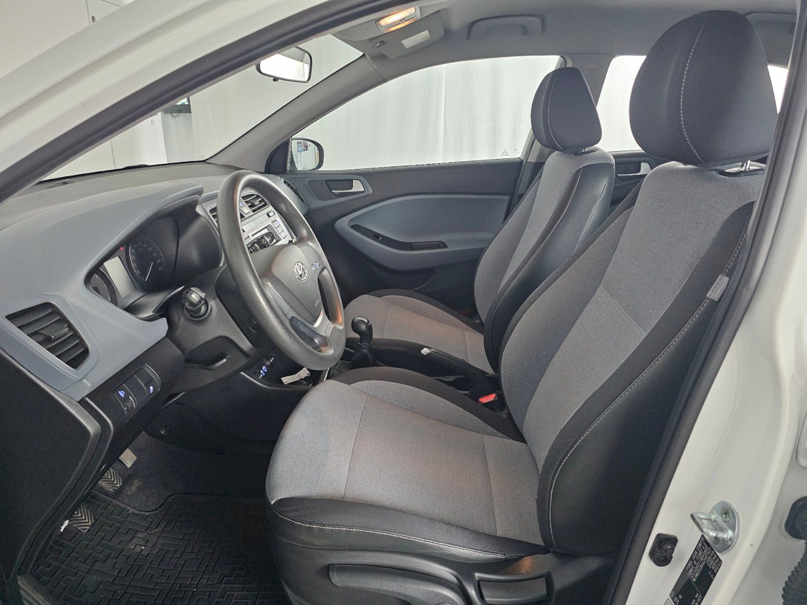 Hyundai i20, 1.2I 55kW - fotka 6