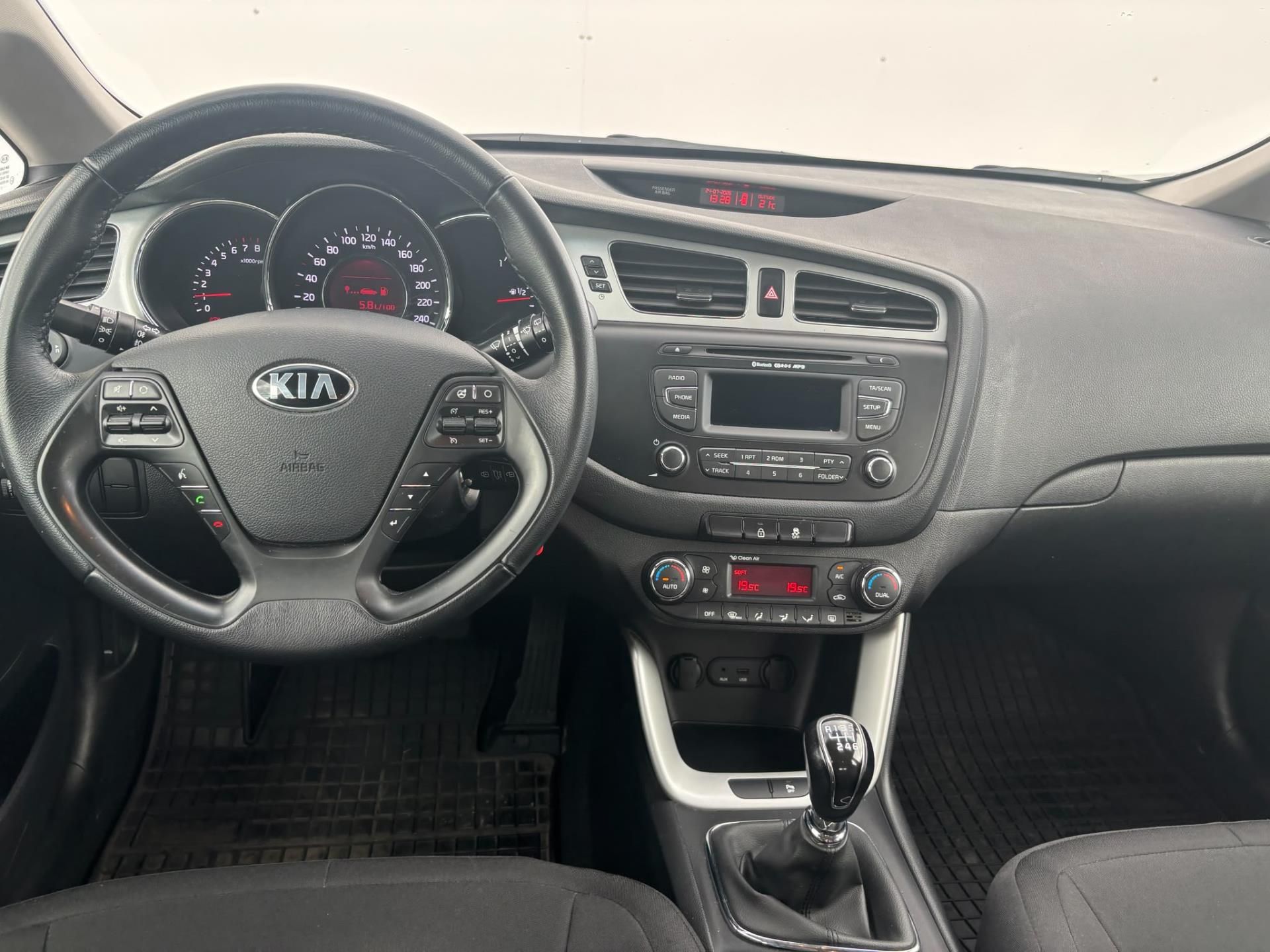Kia Cee´d, 1,4 CVVT Exclusive - fotka 5
