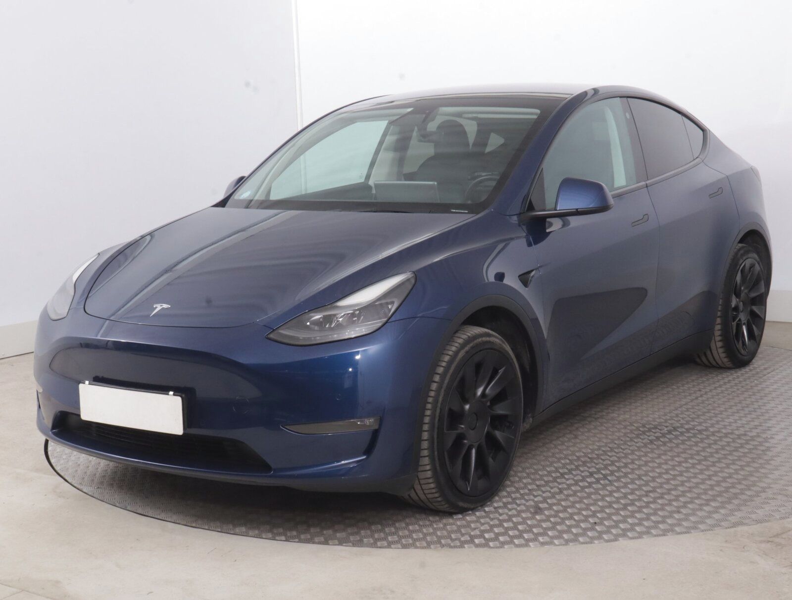 Tesla Model Y, Long Range AWD 79kWh, SoH 90% - fotka 2