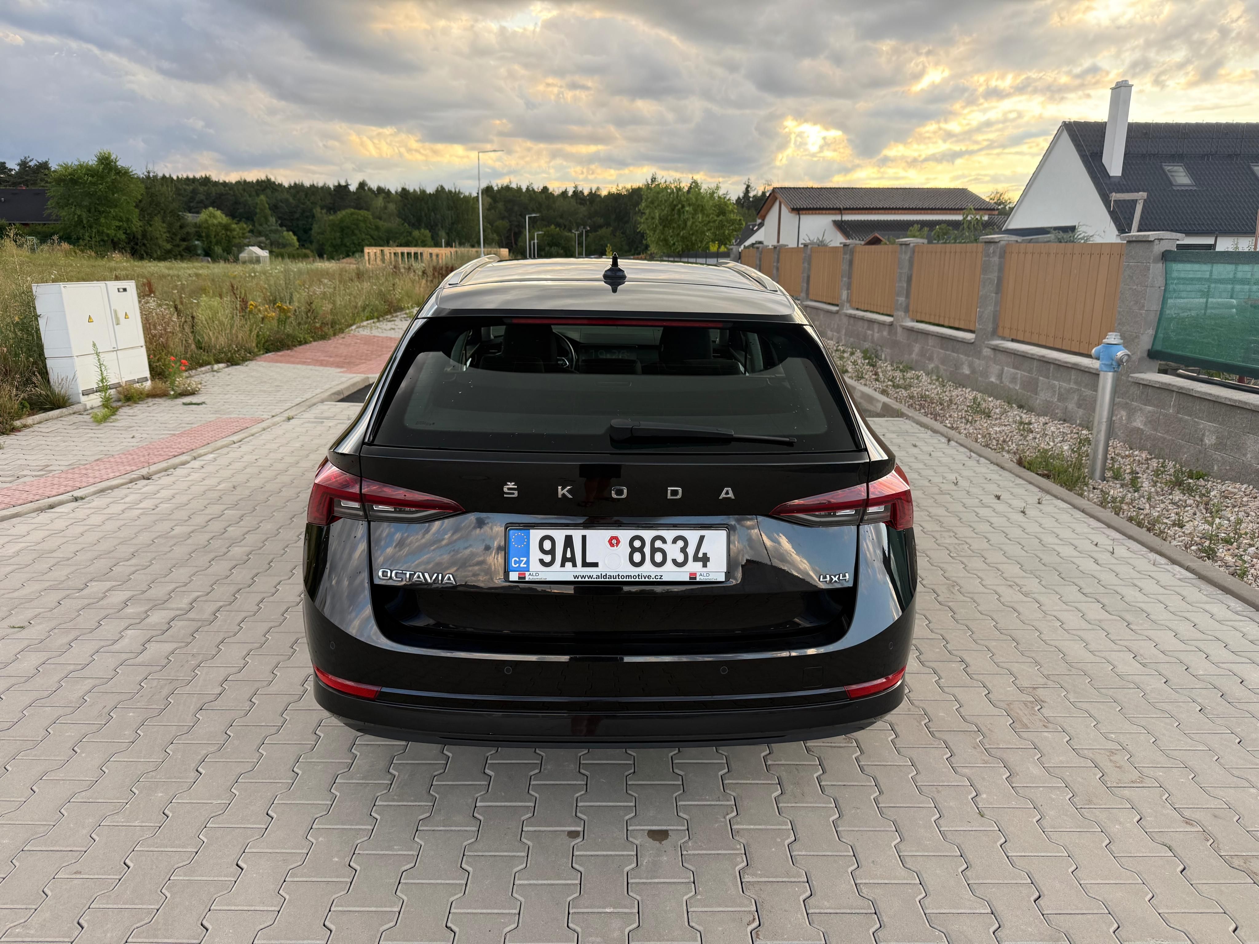 Škoda Octavia, 2.0 TDI 110kw,DSG,4x4,STYLE,CZ - fotka 6