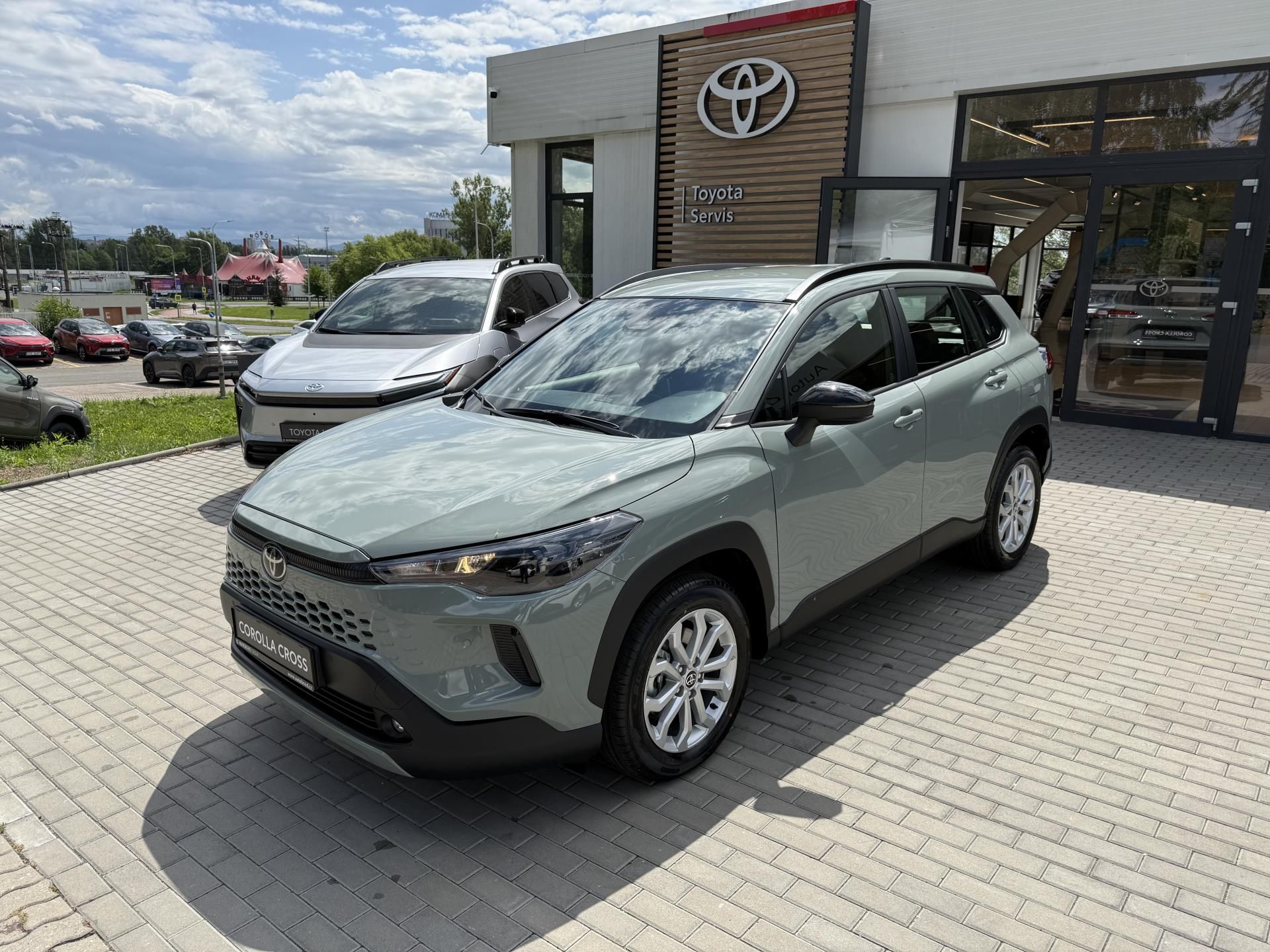 Toyota Corolla Cross, 1.8 HEV Comfort Tech - fotka 2