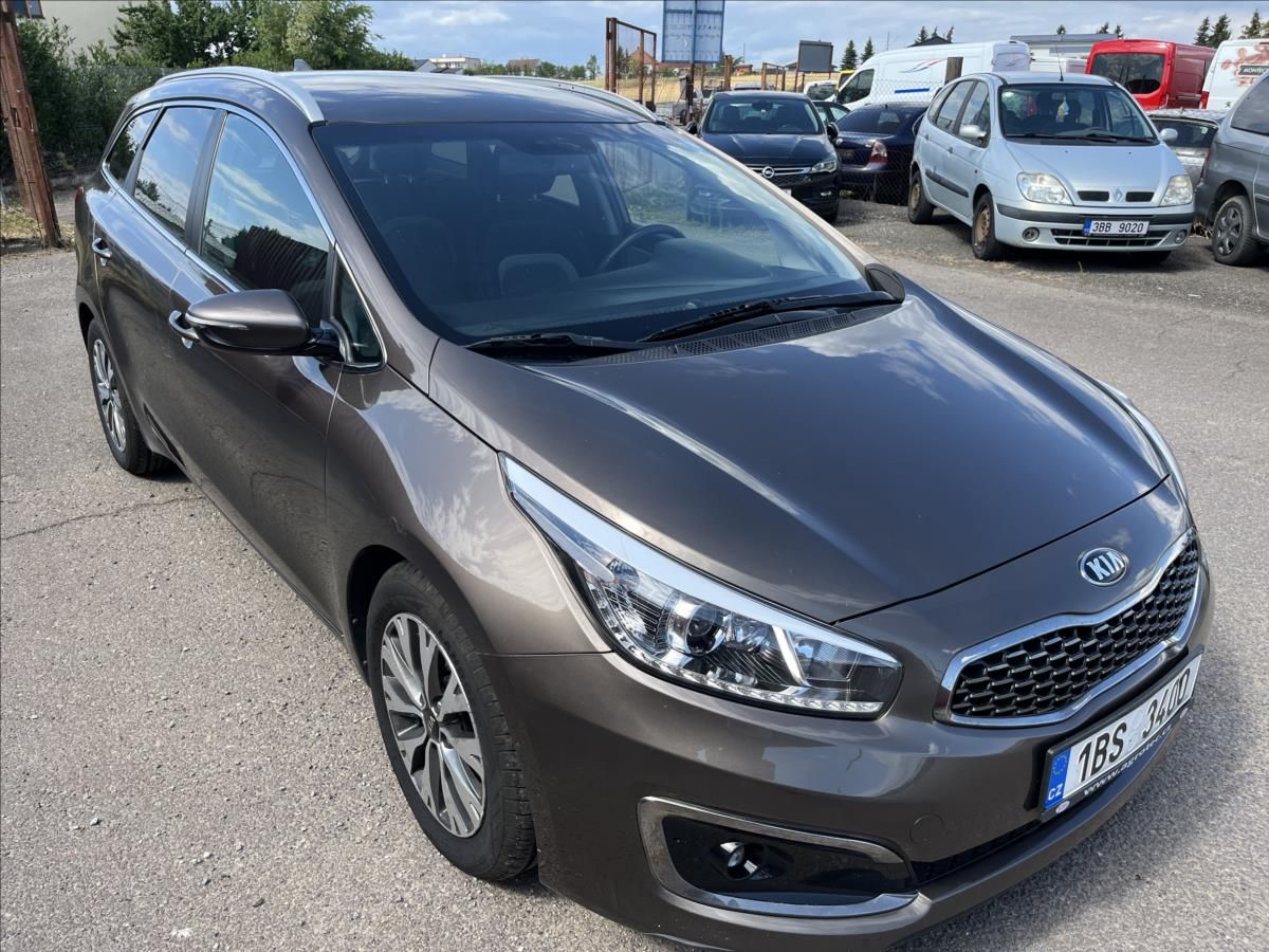 Kia Cee´d, 1,6 CRDi ČR KLIMA KAMERA NAVI - fotka 3