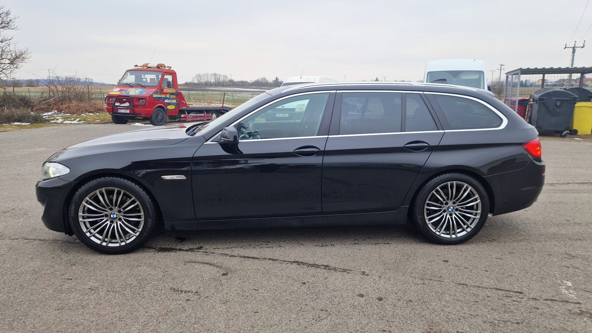 BMW Řada 5, BMW 520d automat 135kW - fotka 5