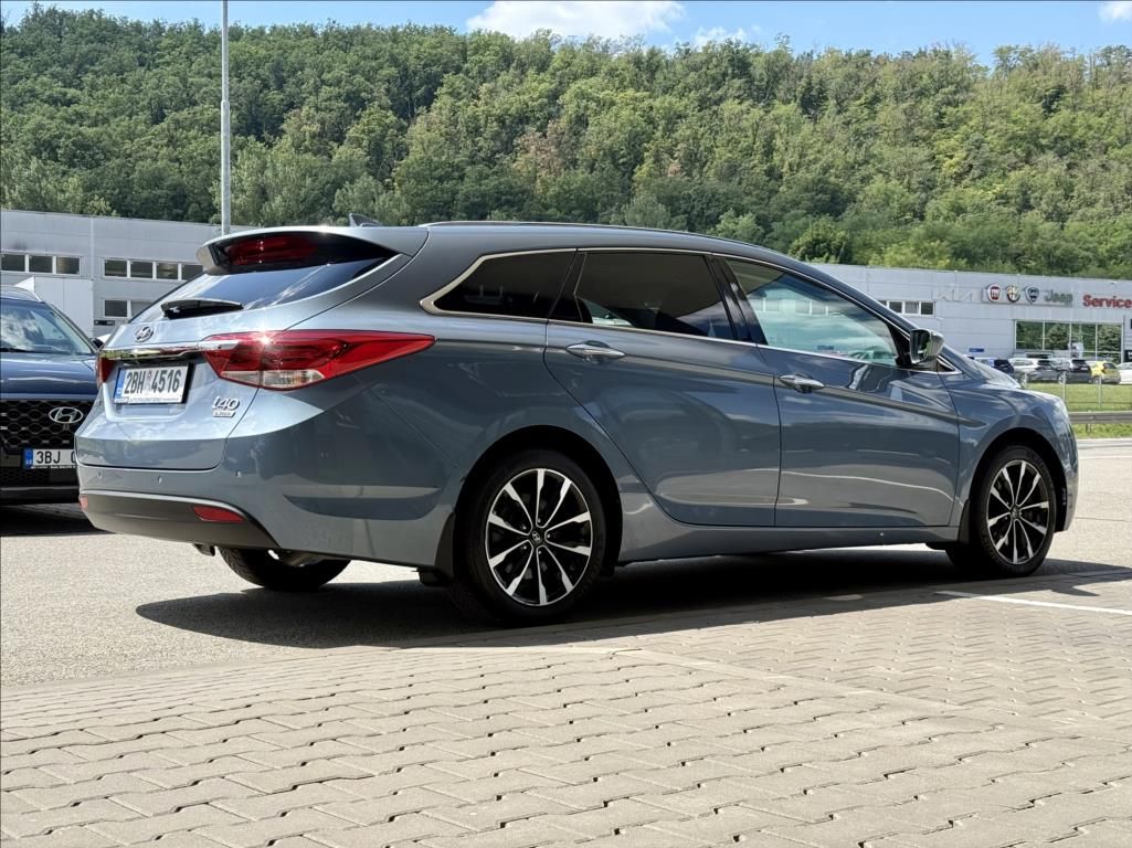 Hyundai i40, 1,7 CRDi  WG Success Navi - fotka 3