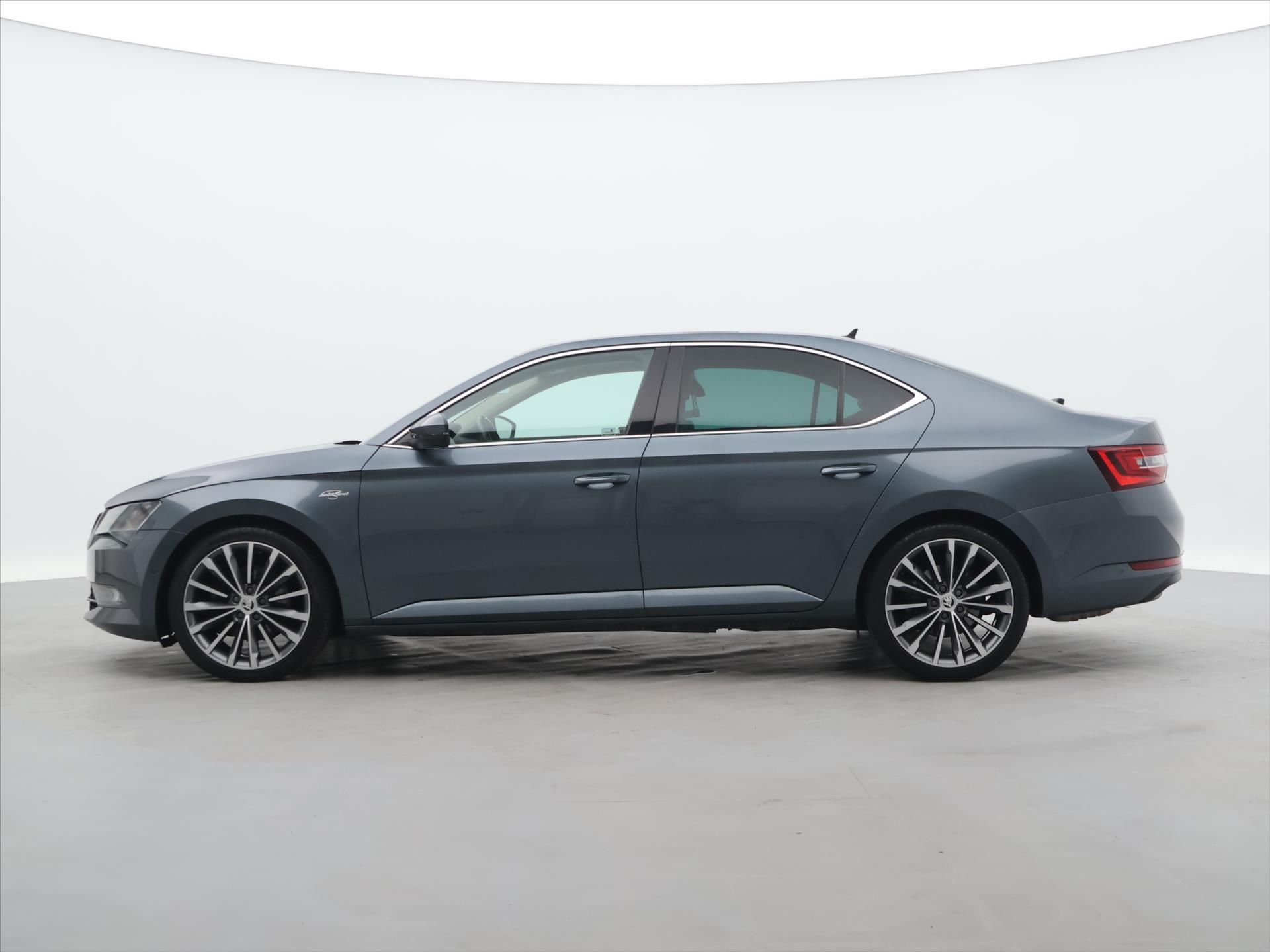 Škoda Superb, 2,0 TDI 140kW DSG 4x4 CZ L&K - fotka 4