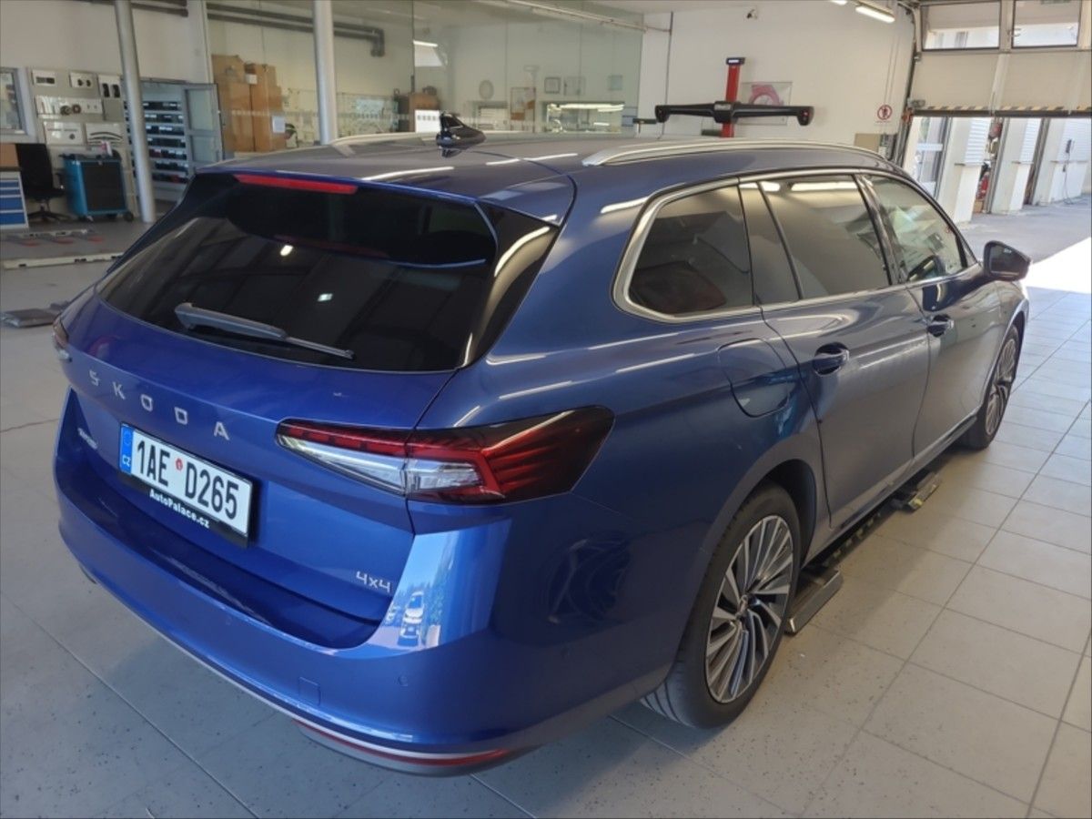 Škoda Superb, 2,0 TDi 4X4 Laurin&Klement DSG - fotka 3