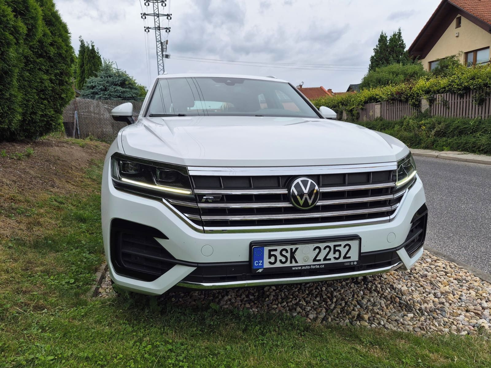 Volkswagen Touareg, 3.0TDI R-Line, 210kw 4x4, taž. - fotka 3